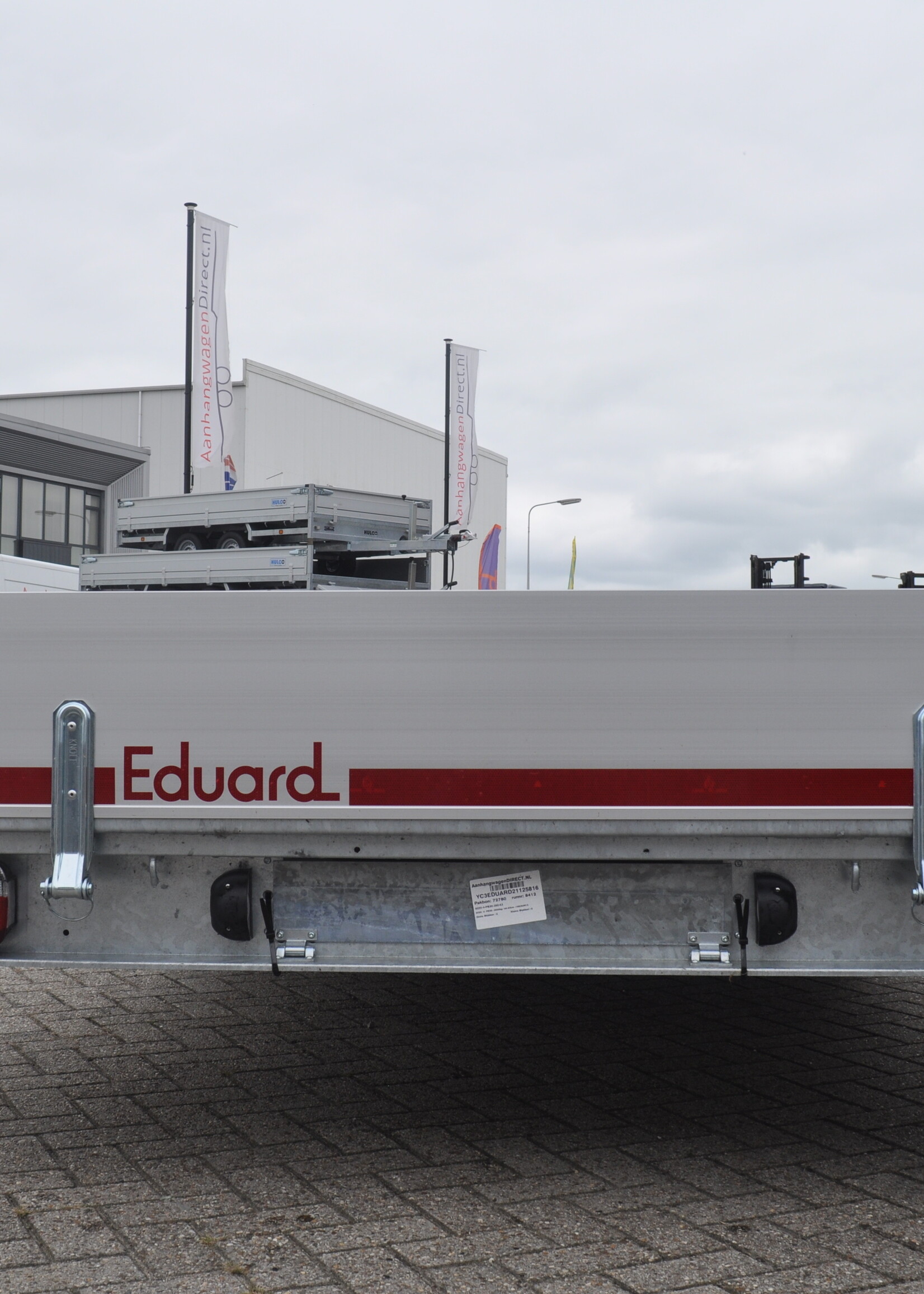 Eduard Geremde Eduard plateauwagen - 606x200 cm - 3500 kg bruto laadvermogen - 63 cm laadvloerhoogte - 30 cm borden