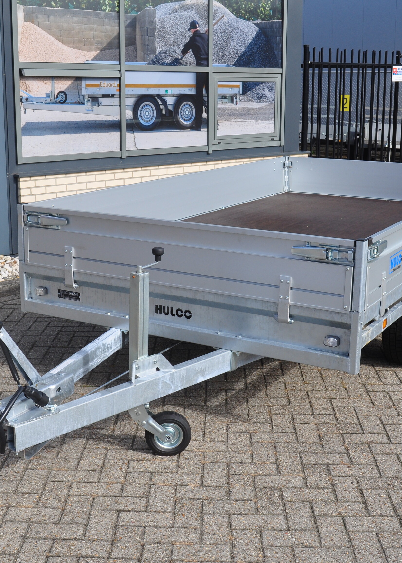 Hulco Geremde Hulco Medax plateauwagen - 335x183 cm - 3000 kg bruto laadvermogen - 30 cm borden