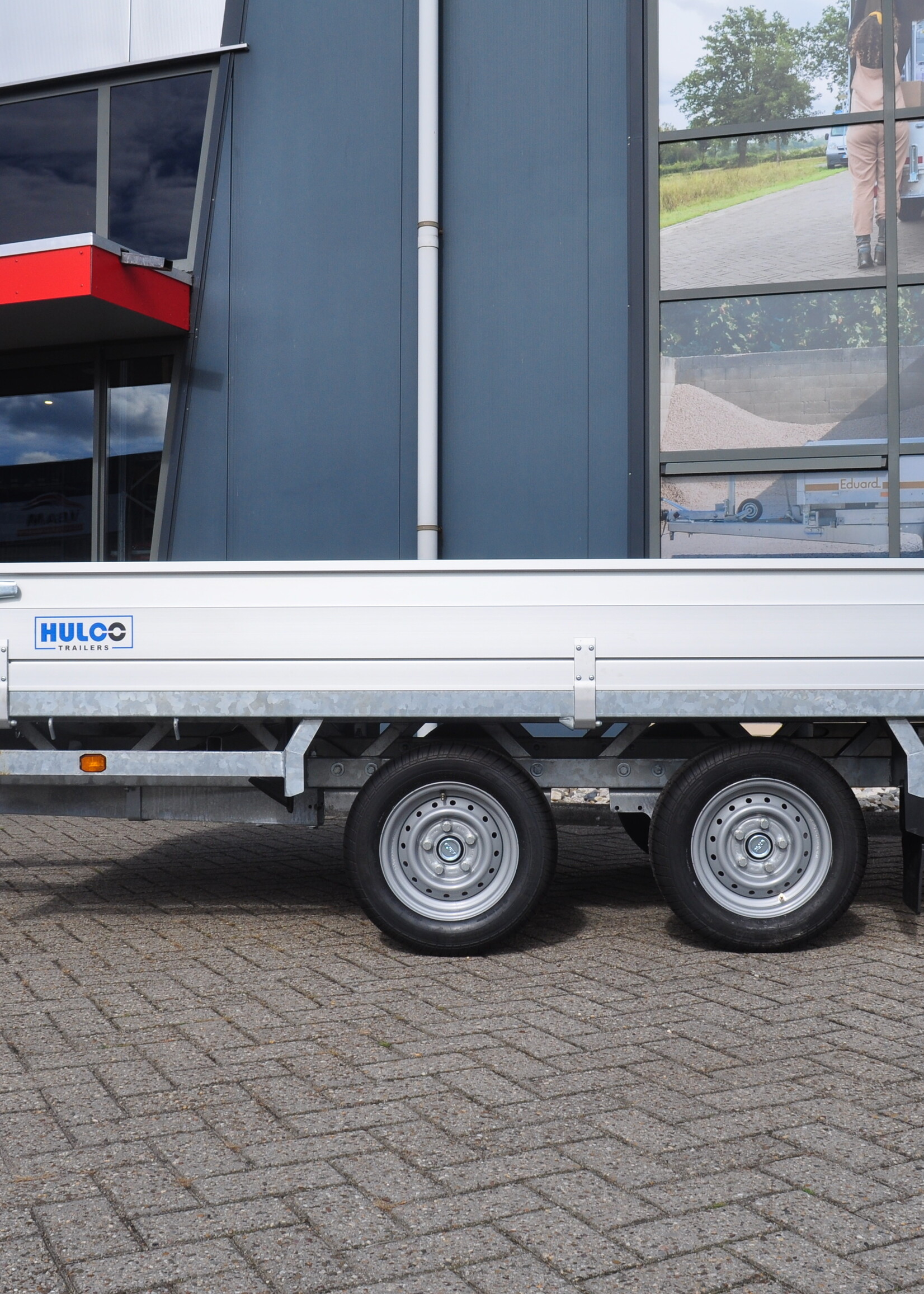 Hulco Geremde Hulco Medax plateauwagen - 335x183 cm - 3000 kg bruto laadvermogen - 30 cm borden