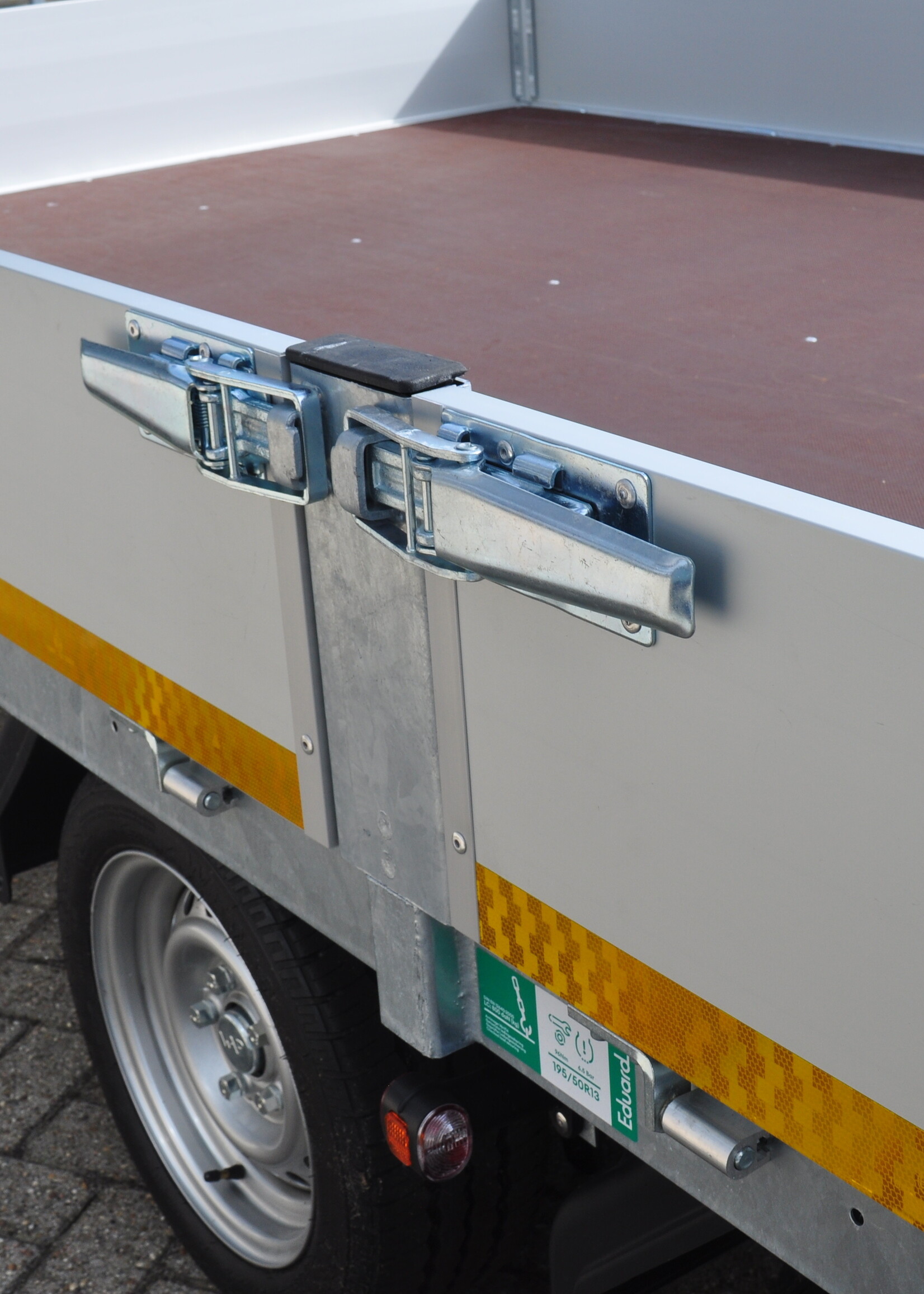 Eduard Geremde Eduard plateauwagen - 506x200 cm - 3500 kg bruto laadvermogen - 63 cm laadvloerhoogte - 30 cm borden