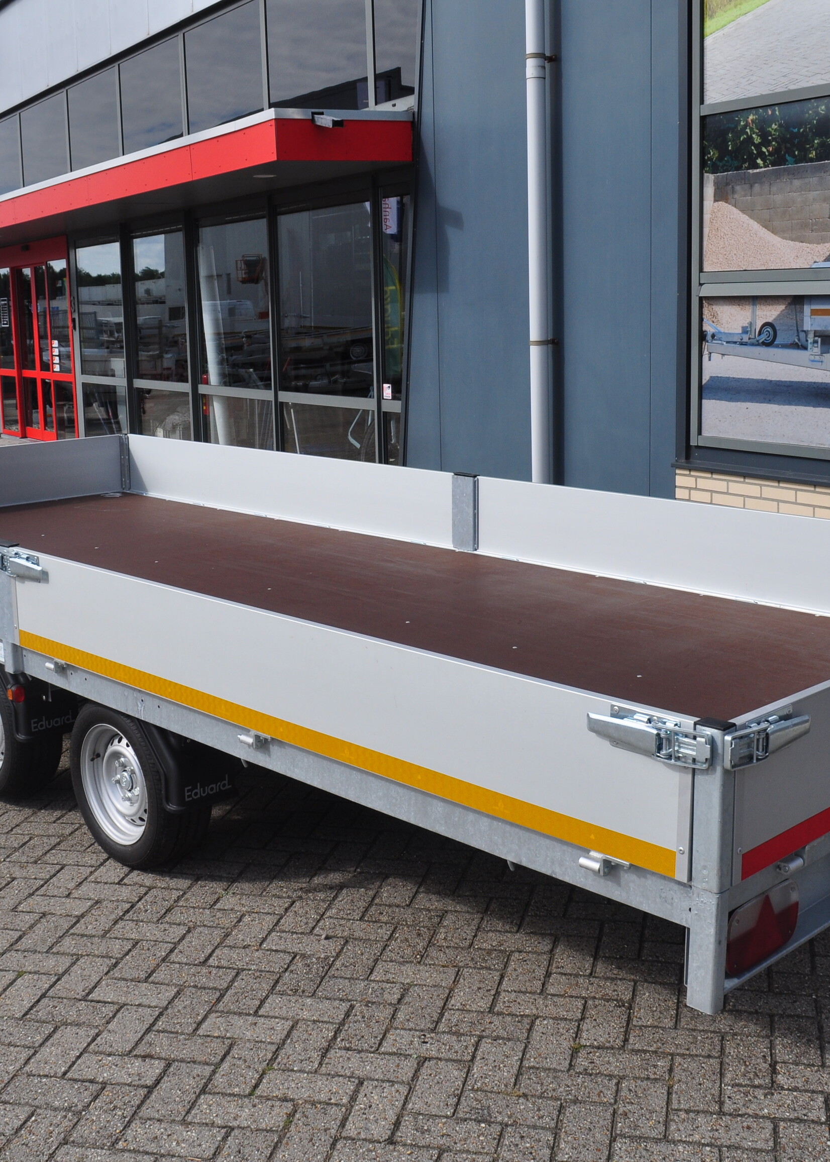 Eduard Geremde Eduard plateauwagen - 506x200 cm - 3500 kg bruto laadvermogen - 63 cm laadvloerhoogte - 30 cm borden