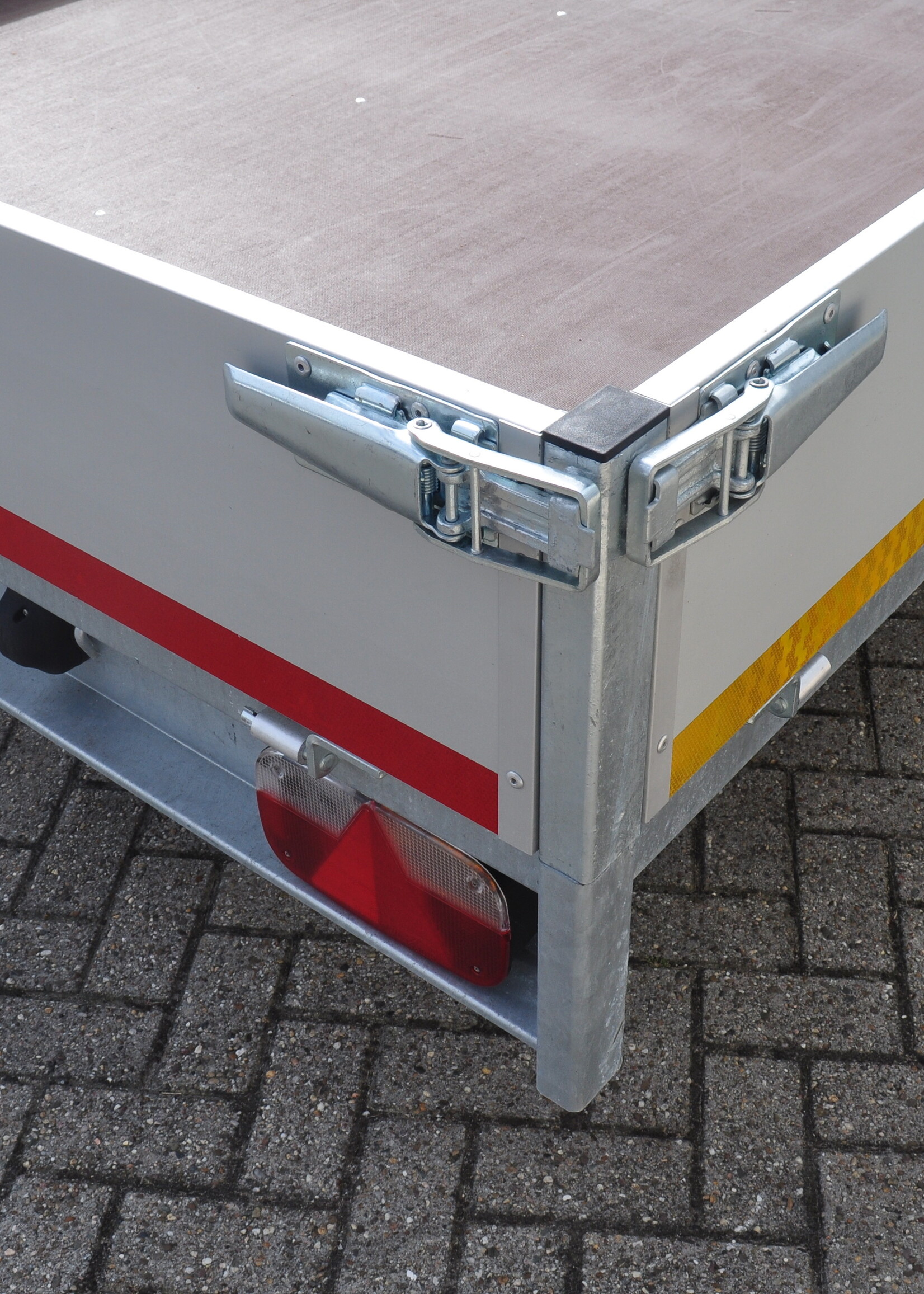 Eduard Geremde Eduard plateauwagen - 506x200 cm - 3500 kg bruto laadvermogen - 63 cm laadvloerhoogte - 30 cm borden