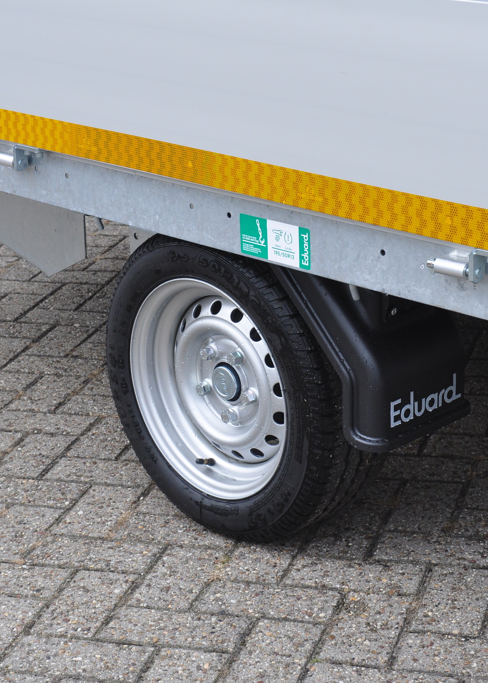 Eduard Geremde Eduard plateauwagen - 310x180 cm - 1500 kg bruto laadvermogen - 63 cm laadvloerhoogte - 30 cm borden