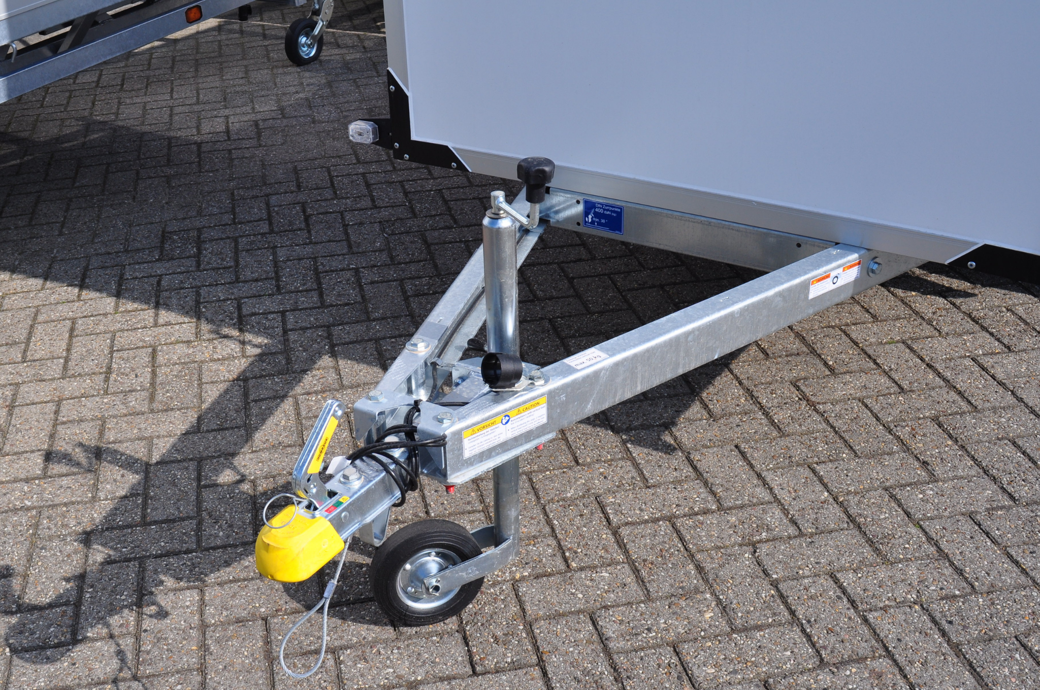 Humbaur HK 752513-15P gesloten aanhanger - 750 kg bruto laadvermogen - 251x132x152 cm laadoppervlak - ongeremd