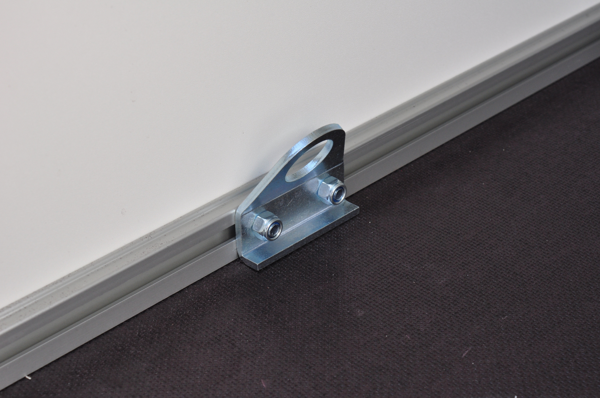 Humbaur HK 752513-15P gesloten aanhanger - 750 kg bruto laadvermogen - 251x132x152 cm laadoppervlak - ongeremd