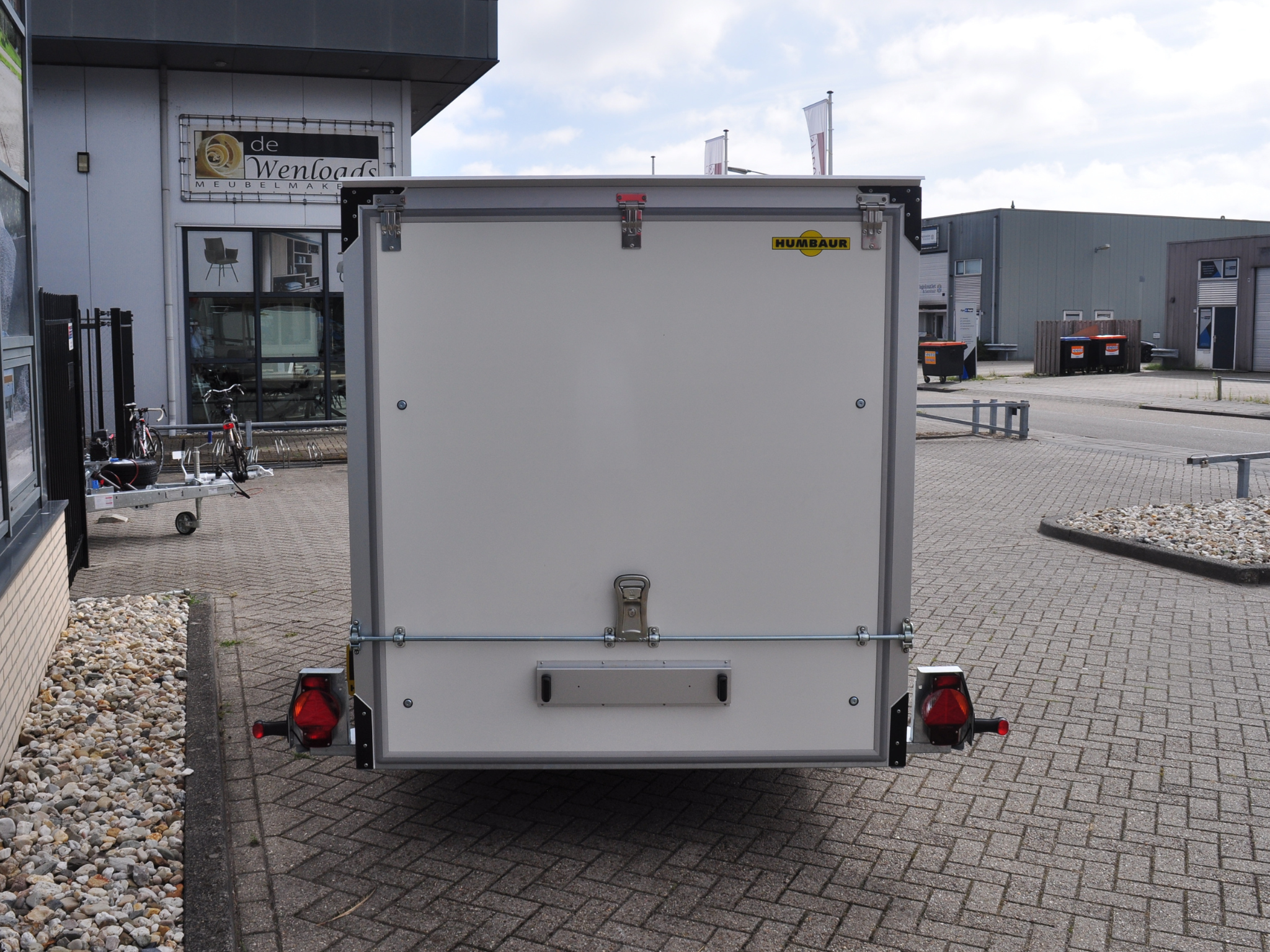 Humbaur HKT zakbare gesloten aanhanger - 1800 kg bruto laadvermogen - 310x176x180 cm laadoppervlak - geremd