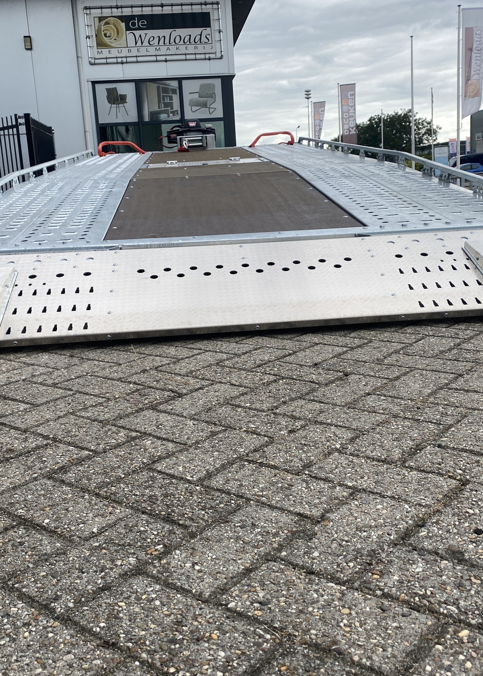 Brian James Brian James T autotransporter - 550x224 cm laadoppervlakte -3500 kg bruto laadvermogen -  hydraulisch kantelbaar met oprijklep