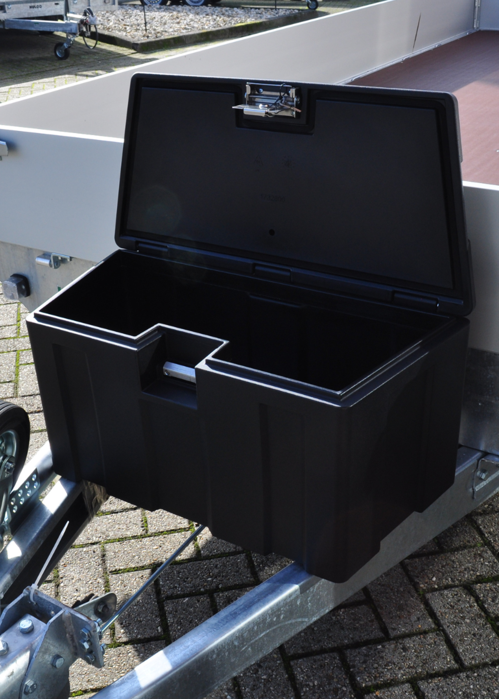 AL-KO AL-KO profi V-box bovenbouw disselkist/gereedschapkist/disselbak 766/639x360x375 mm