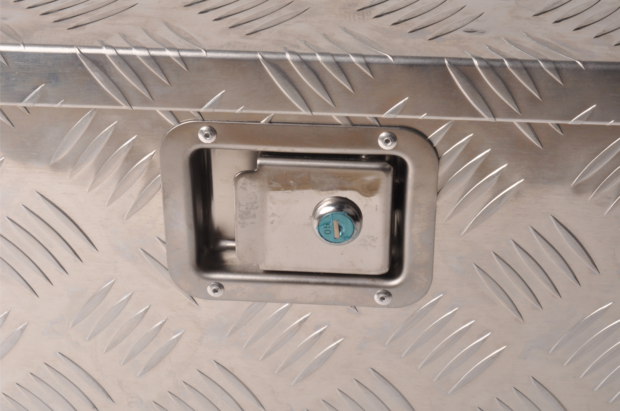 Traanplaat aluminium disselkist/gereedschapkist 760x330x245 mm - inclusief geïntegreerd cilinderslot