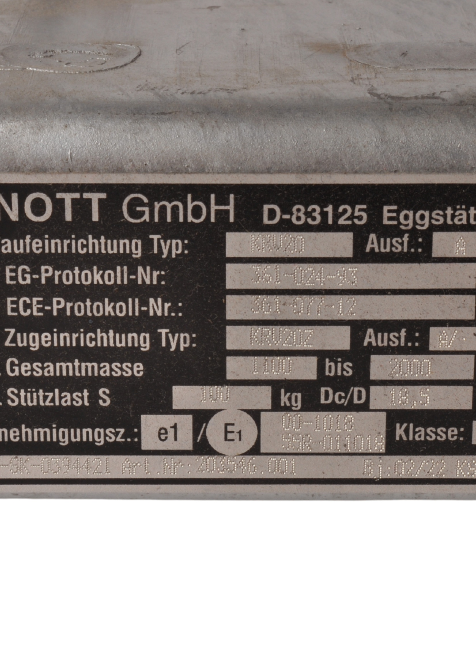 Knott Knott oplooprem aanhanger KRV20A - 2000 kg maximaal trekvermogen - koker aansluiting 100 mm - inclusief neuswielconsole