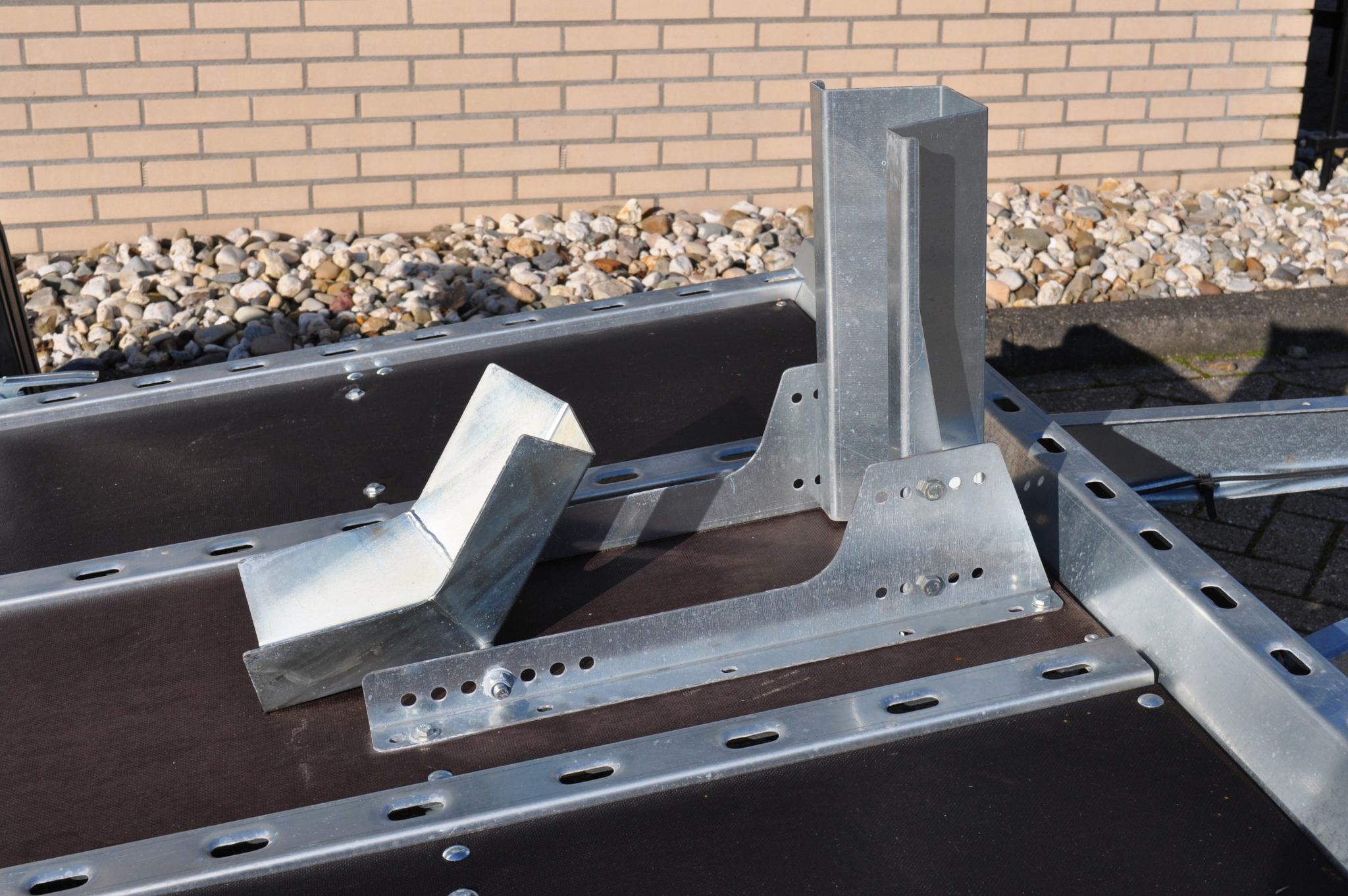 Zakbare motortrailer - 246x160 cm - 750 kg - ongeremd - motor/quad trailer - voorzien van handpomp