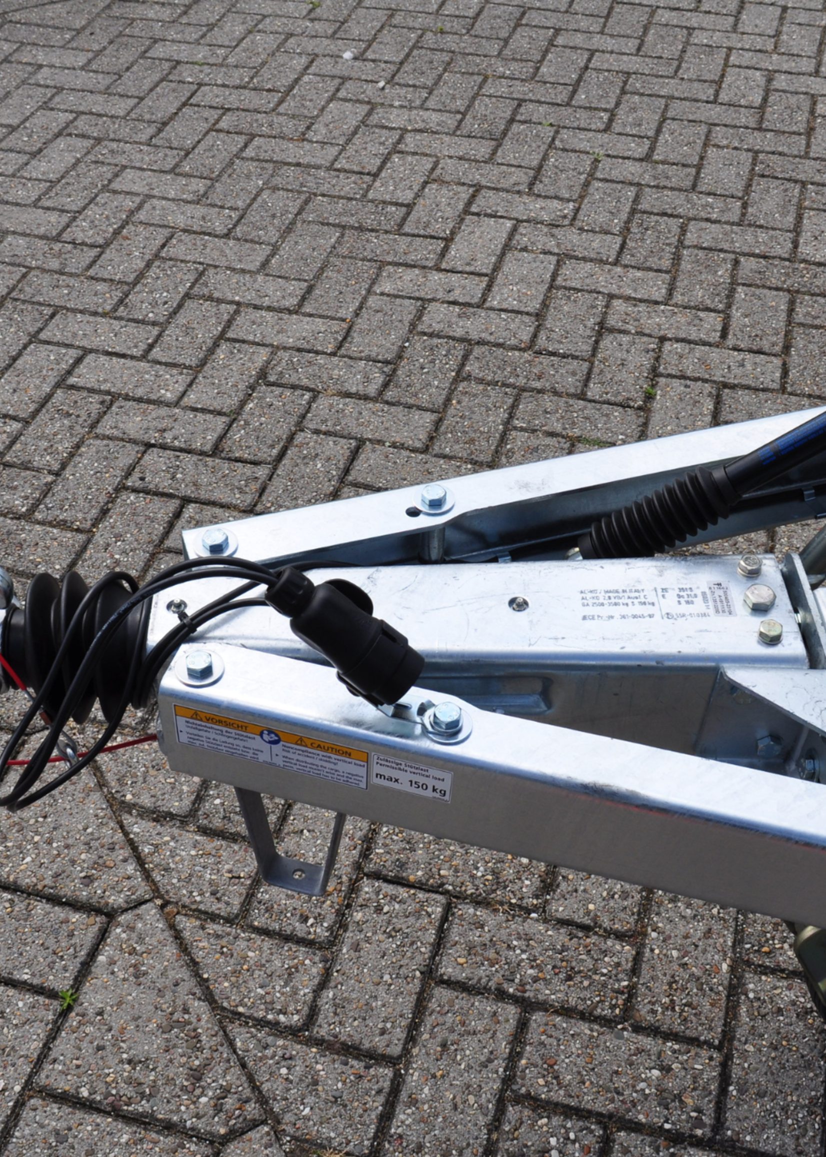 AL-KO AL-KO oplooprem aanhanger 2,8VB/1-C – 3500 kg maximaal trekvermogen - koker 120 mm aansluiting - inclusief neuswielconsole