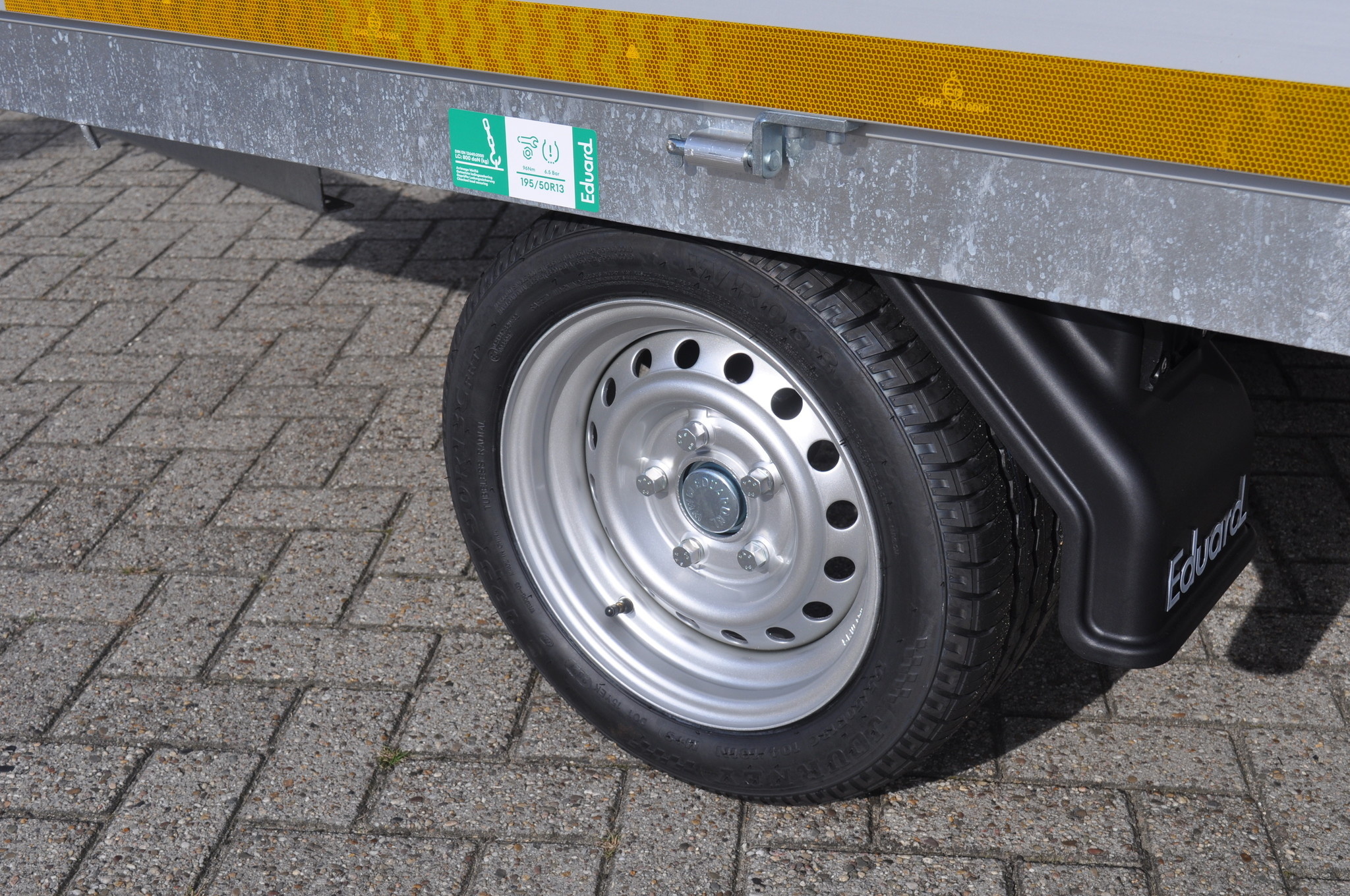 Magazijn uitverkoop - ongeremde Eduard plateauwagen - 256x150 cm - 750 kg bruto laadvermogen - 63 cm laadvloerhoogte - 30 cm borden