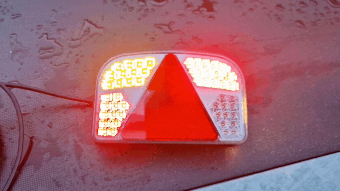 LED achterlicht met alle functies - 244x149x48 mm - links