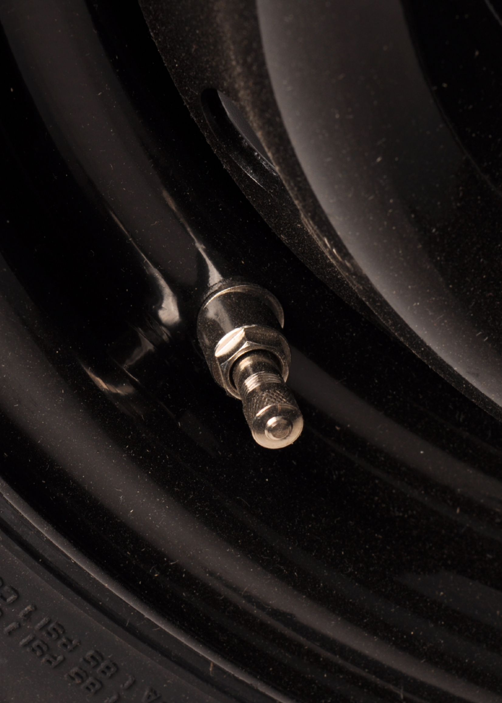 Savero Compleet wiel met offroad profiel en zwarte velg  - 185/70R13C  band + velg - mercedes steek: 5x112 - draagvermogen 950 kg -  67 mm naafdiameter