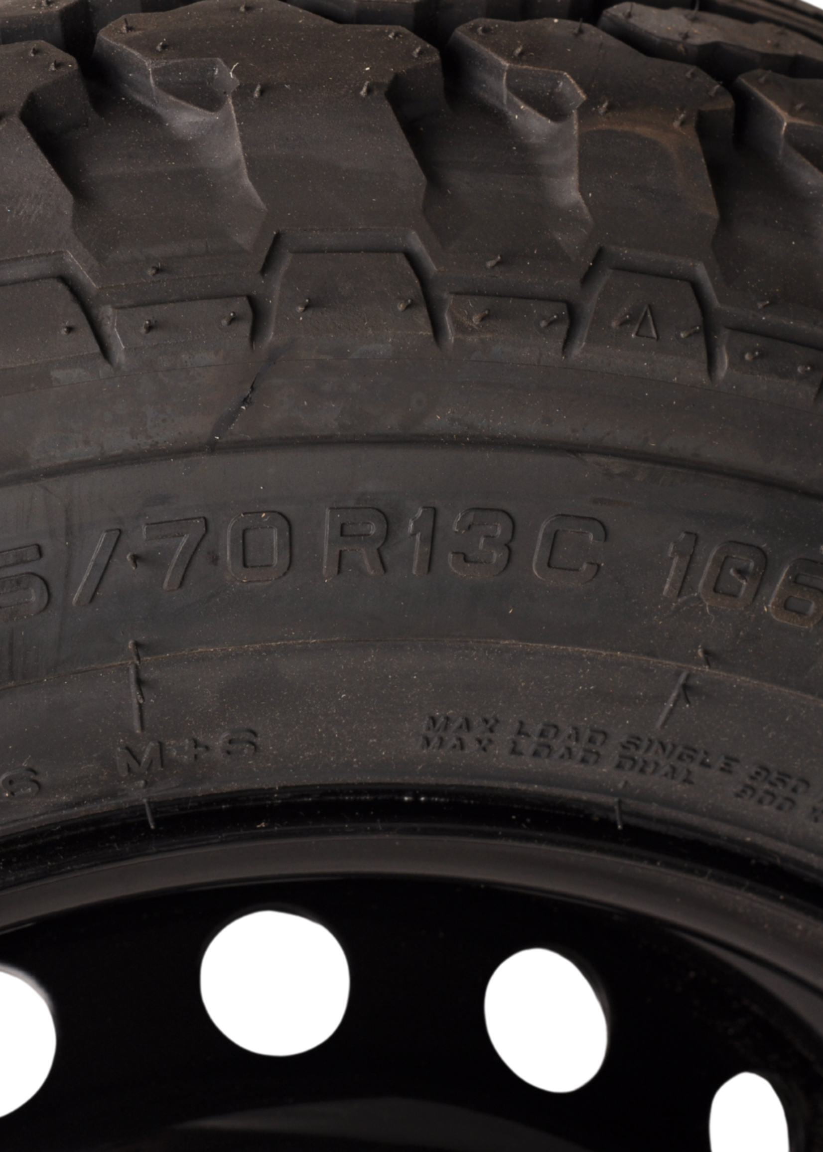 Savero Compleet wiel met offroad profiel en zwarte velg  - 185/70R13C  band + velg - mercedes steek: 5x112 - draagvermogen 950 kg -  67 mm naafdiameter