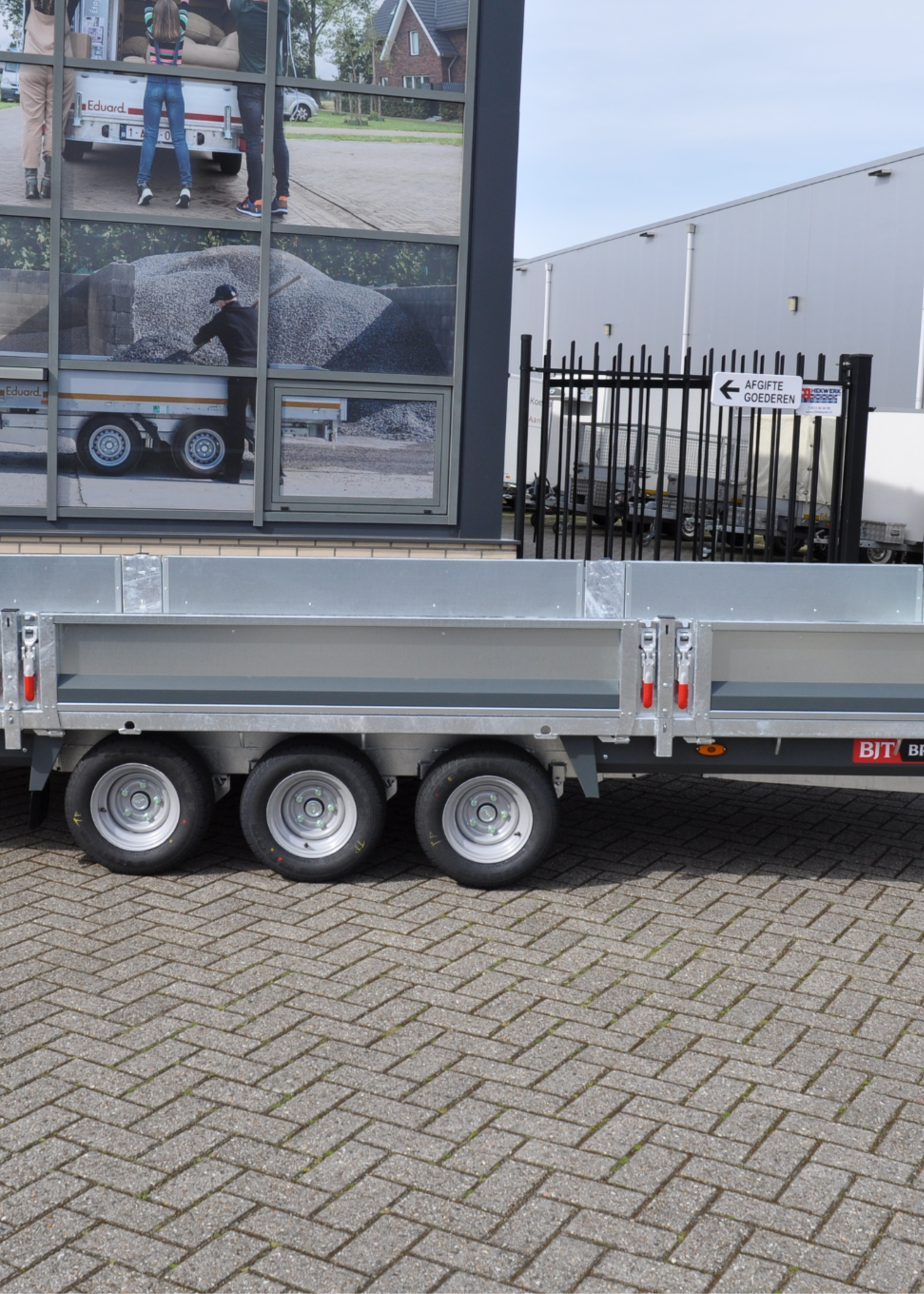 Brian James Brian James Cargo Connect machinetransporter - 500x215 cm  laadoppervlakte- 3500 kg bruto laadvermogen - tridemasser -  hydraulisch kantelbaar