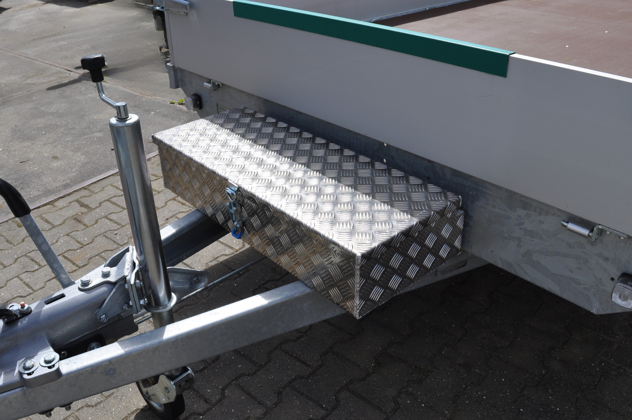 DE HAAN BOX H - 900x380x190 mm - waterdichte en stofdichte aluminium traanplaat disselbak - voorzien van vlinderslot of spansluiting
