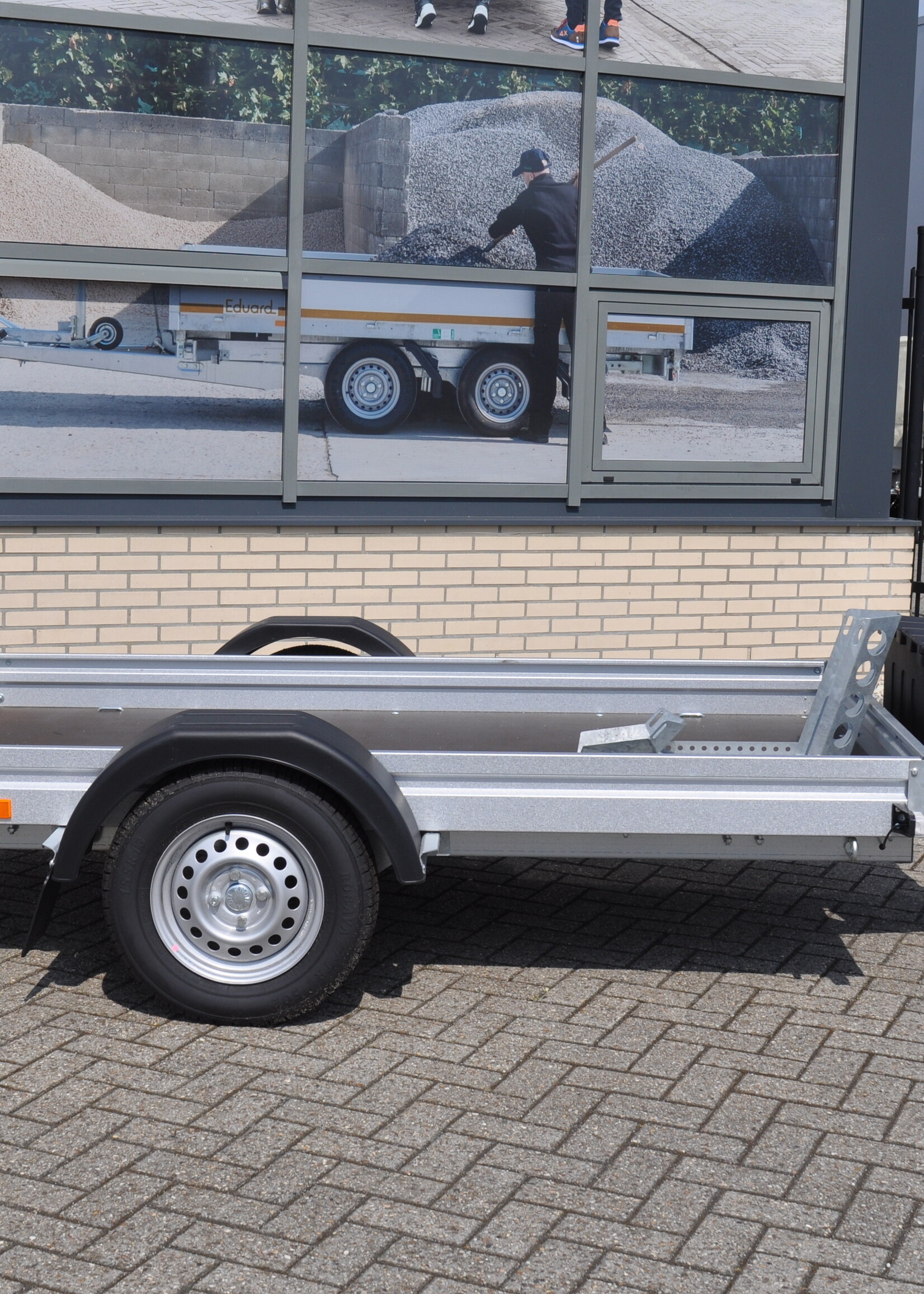 Novatecno Motortrailer Occasion - 244x133cm - 750 kg - geremd - incl. laadklep & disselkist