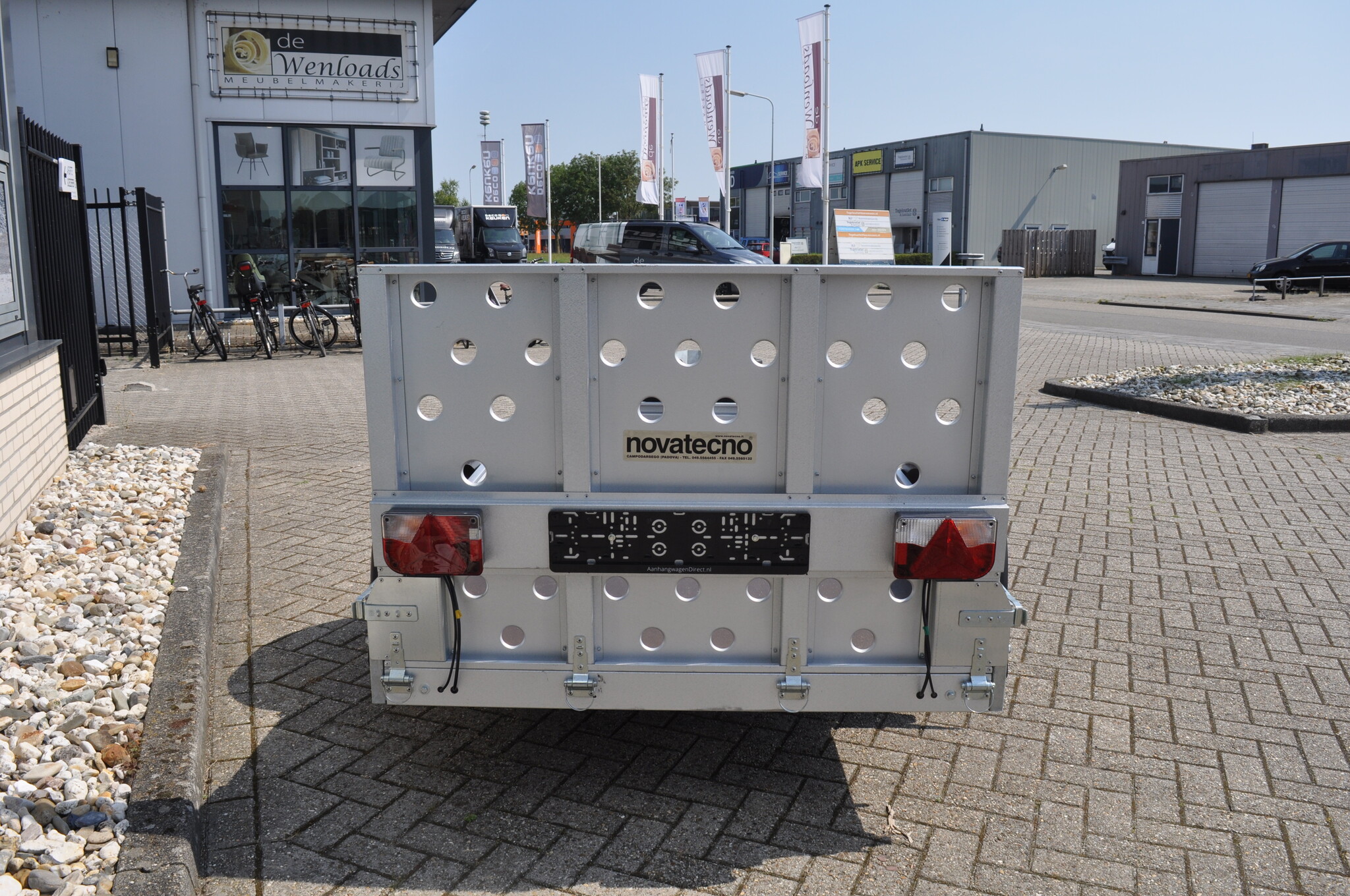 Novatecno Motortrailer Occasion - 244x133cm - 750 kg - geremd - incl. laadklep & disselkist