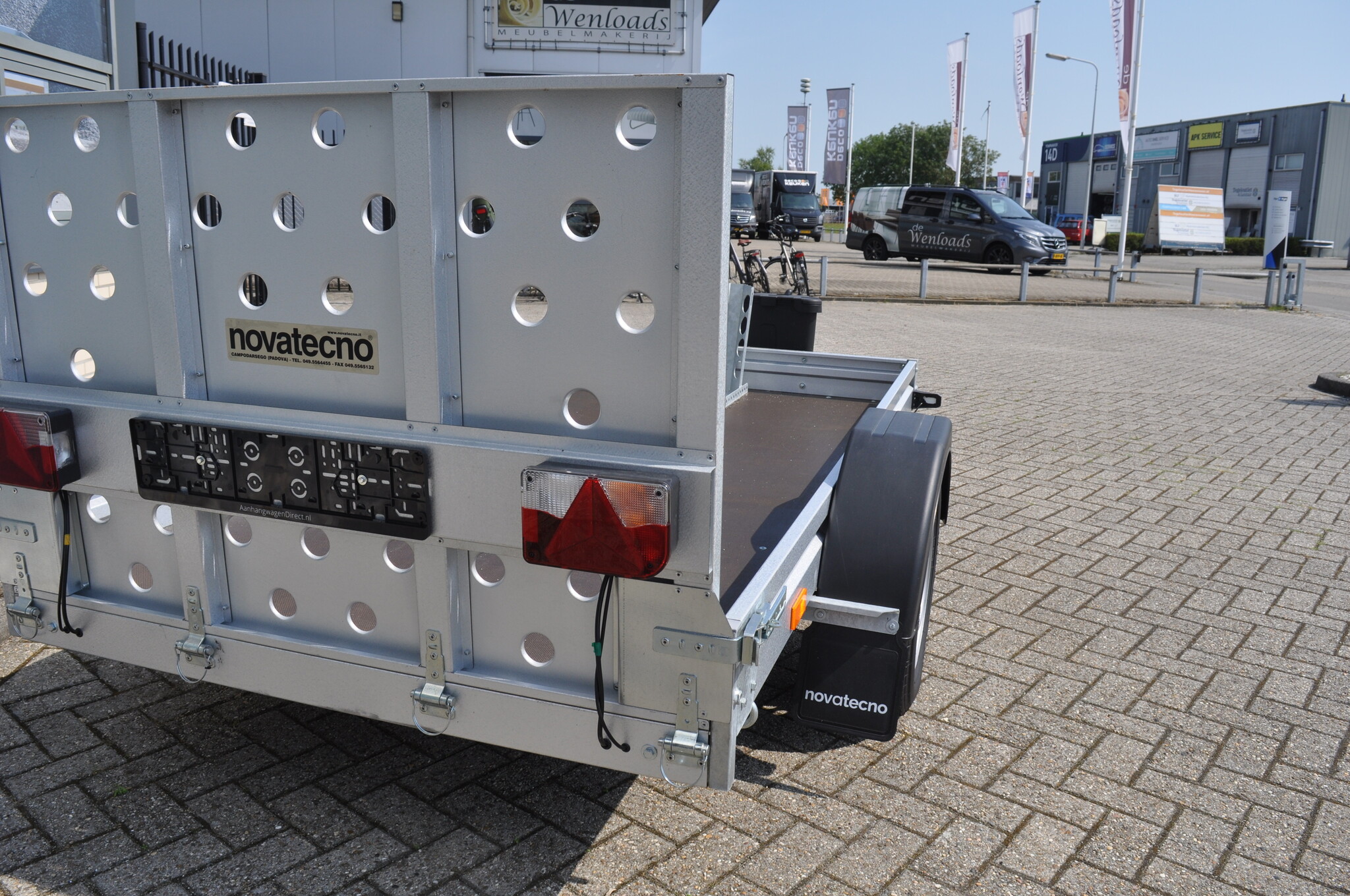 Novatecno Motortrailer Occasion - 244x133cm - 750 kg - geremd - incl. laadklep & disselkist