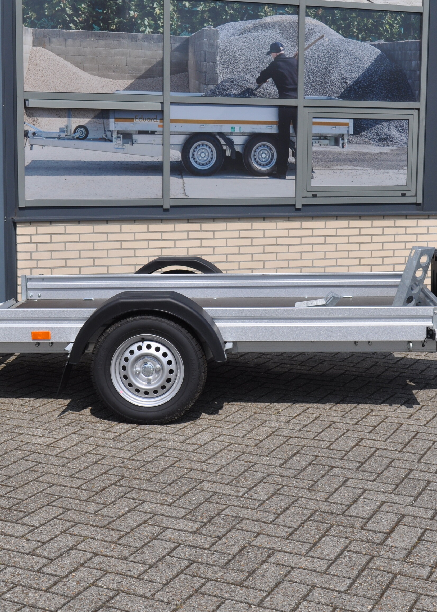 Novatecno Motortrailer Occasion - 244x133cm - 750 kg - geremd - incl. laadklep & disselkist