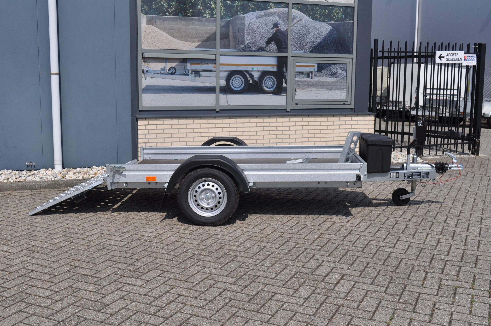 Novatecno Motortrailer Occasion - 244x133cm - 750 kg - geremd - incl. laadklep & disselkist