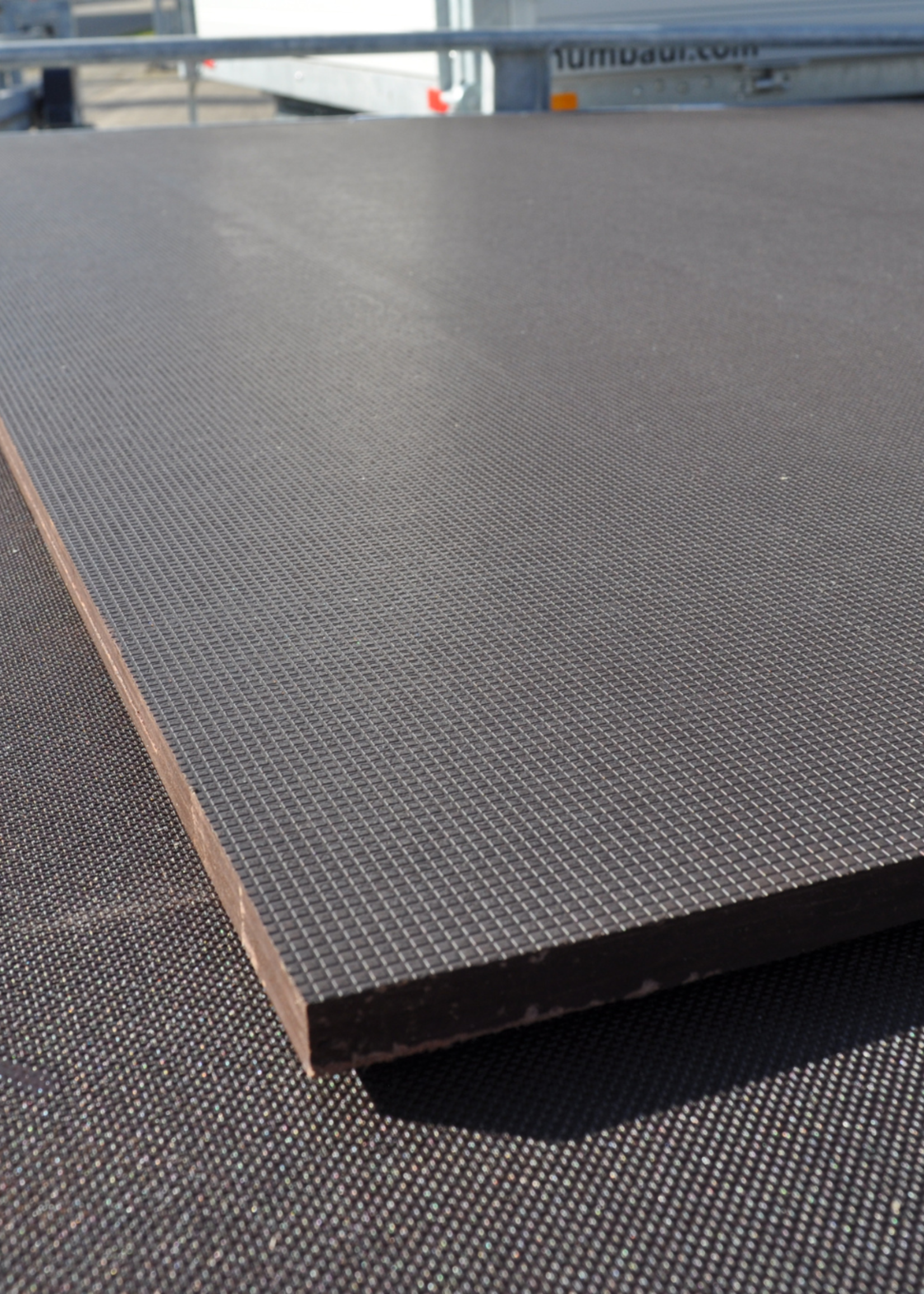 Eduard Anti-slip betonplex vloerplaat aanhanger 2500x1250x15mm - donkerbruin