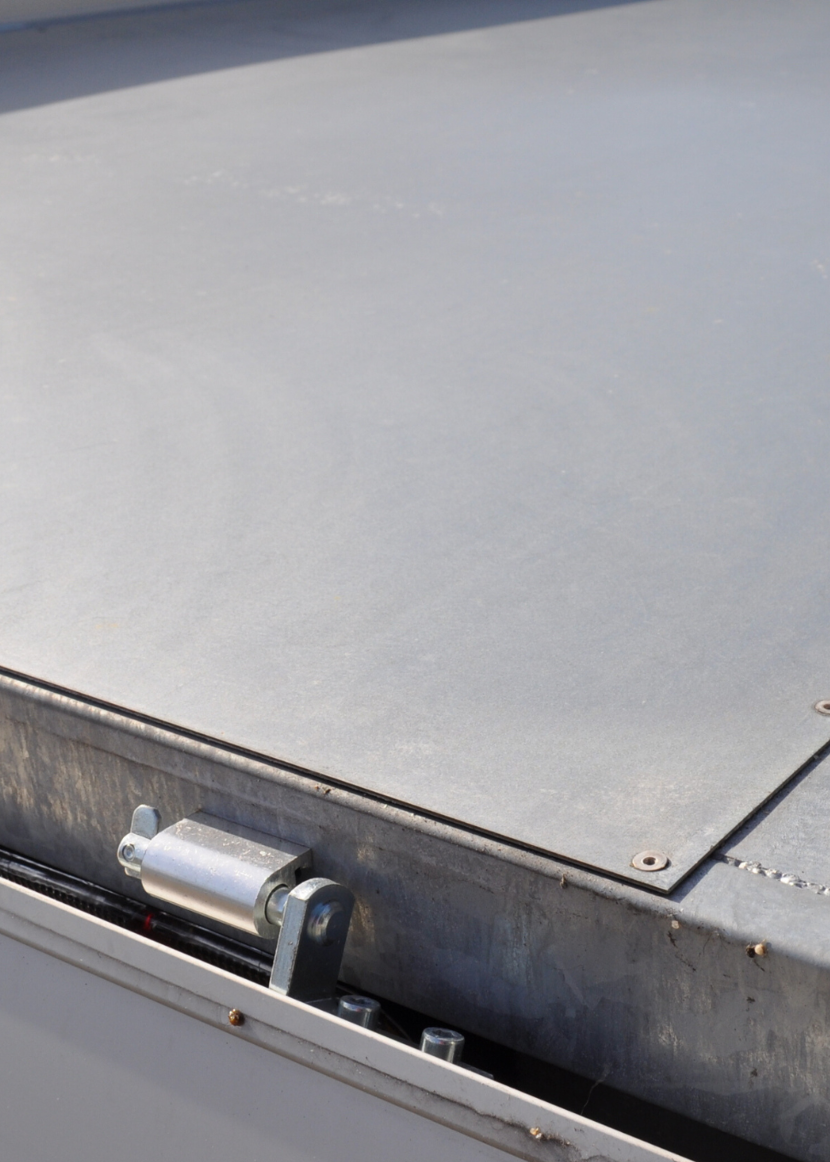 Eduard Verzinkt stalen vloerplaat aanhanger 2553x1420x1,5 mm