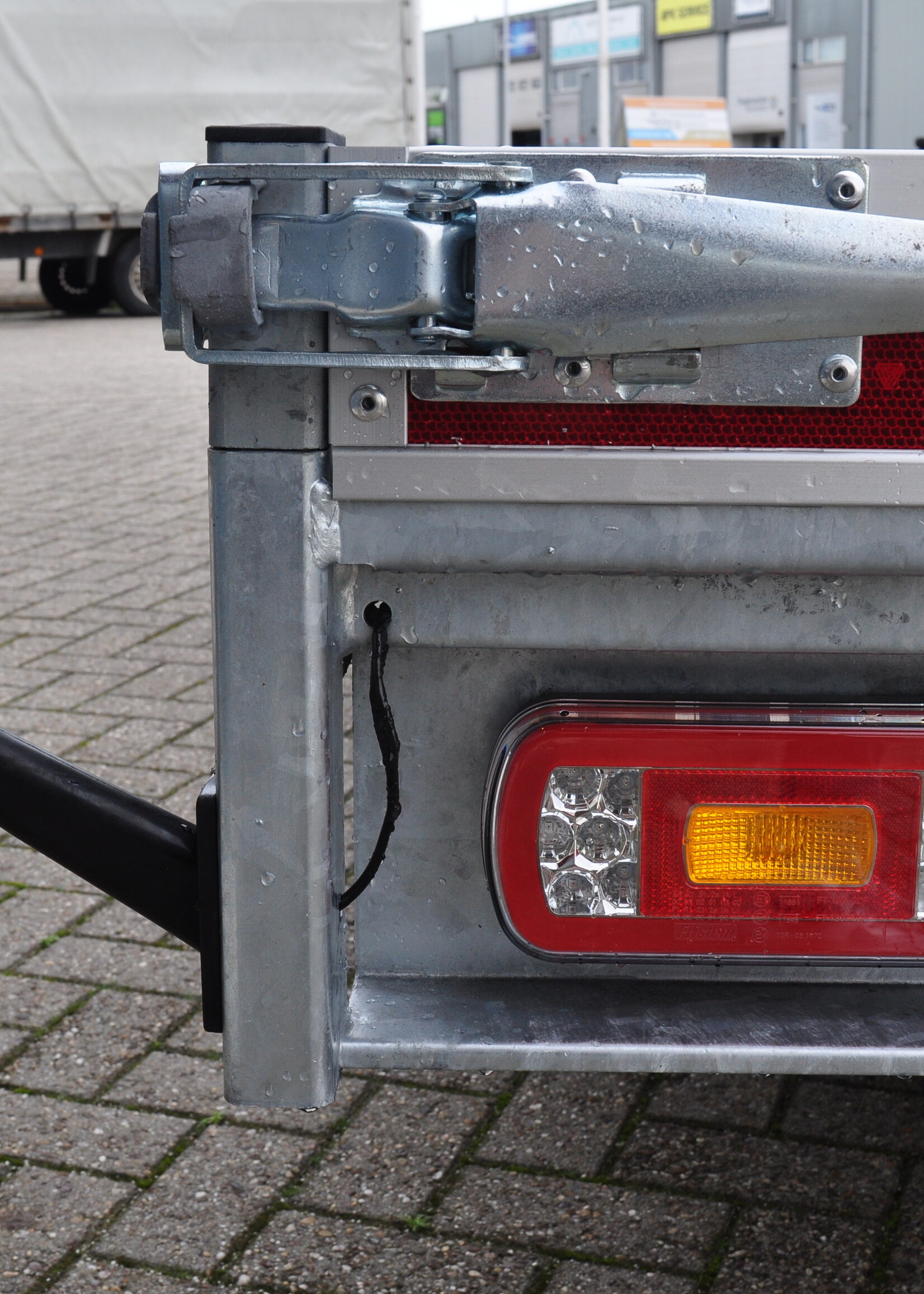 Cantonal Breedtelicht rood/wit - 45 graden - LED - 12/24 Volt