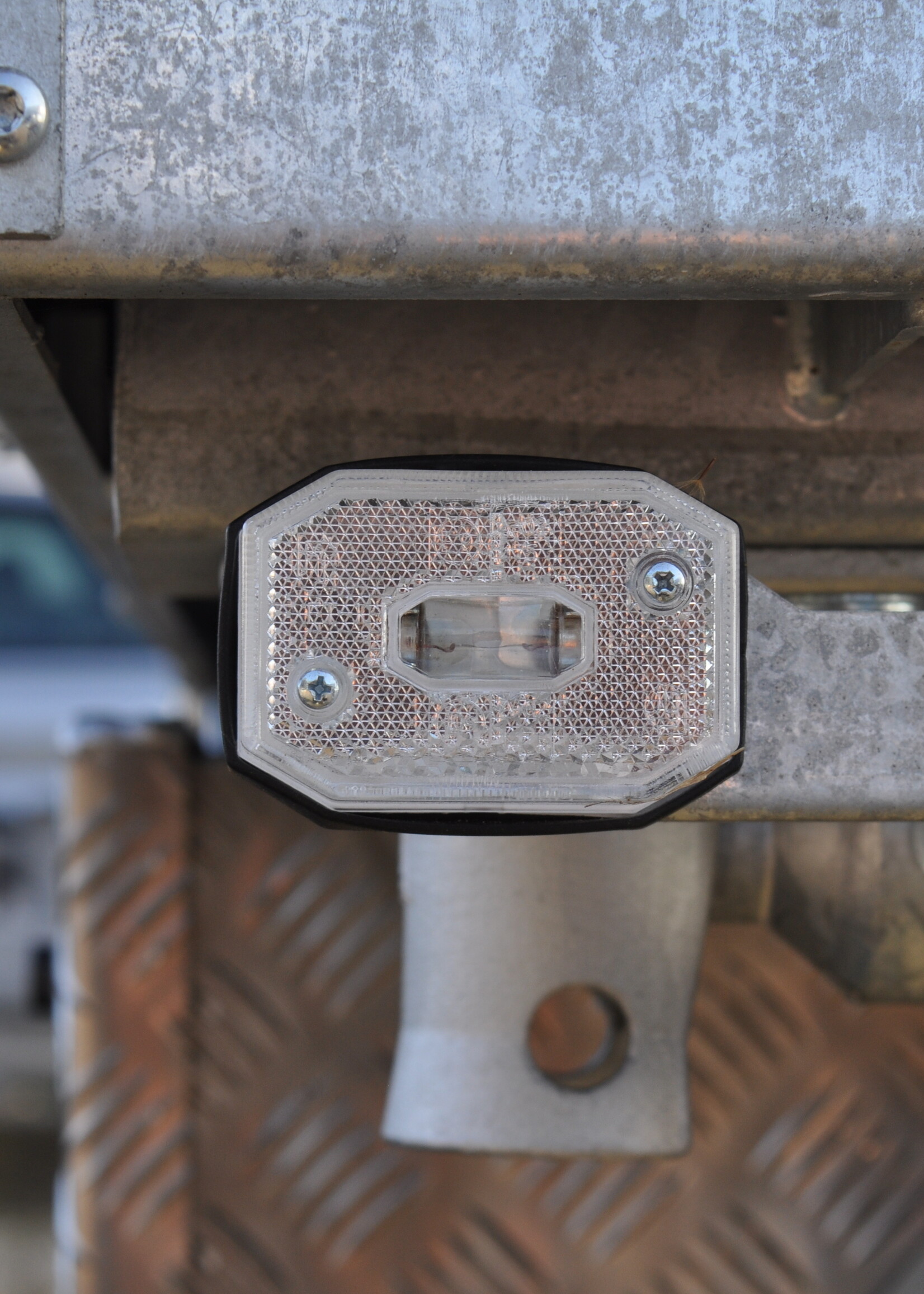 Aspock Aspock Flexipoint witte markeringslamp met directe DC connector