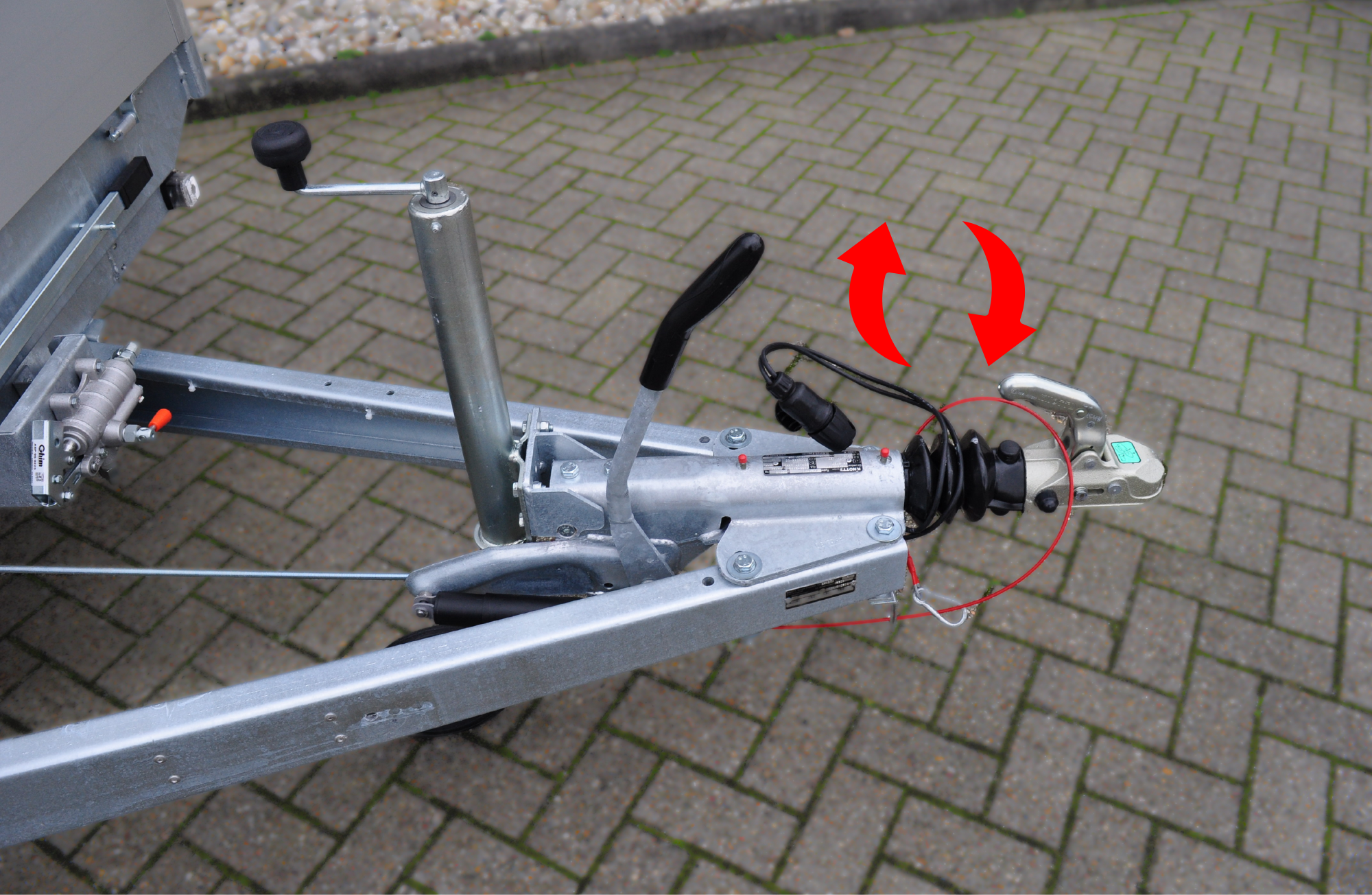 Welke oplooprem zit er op de aanhanger?