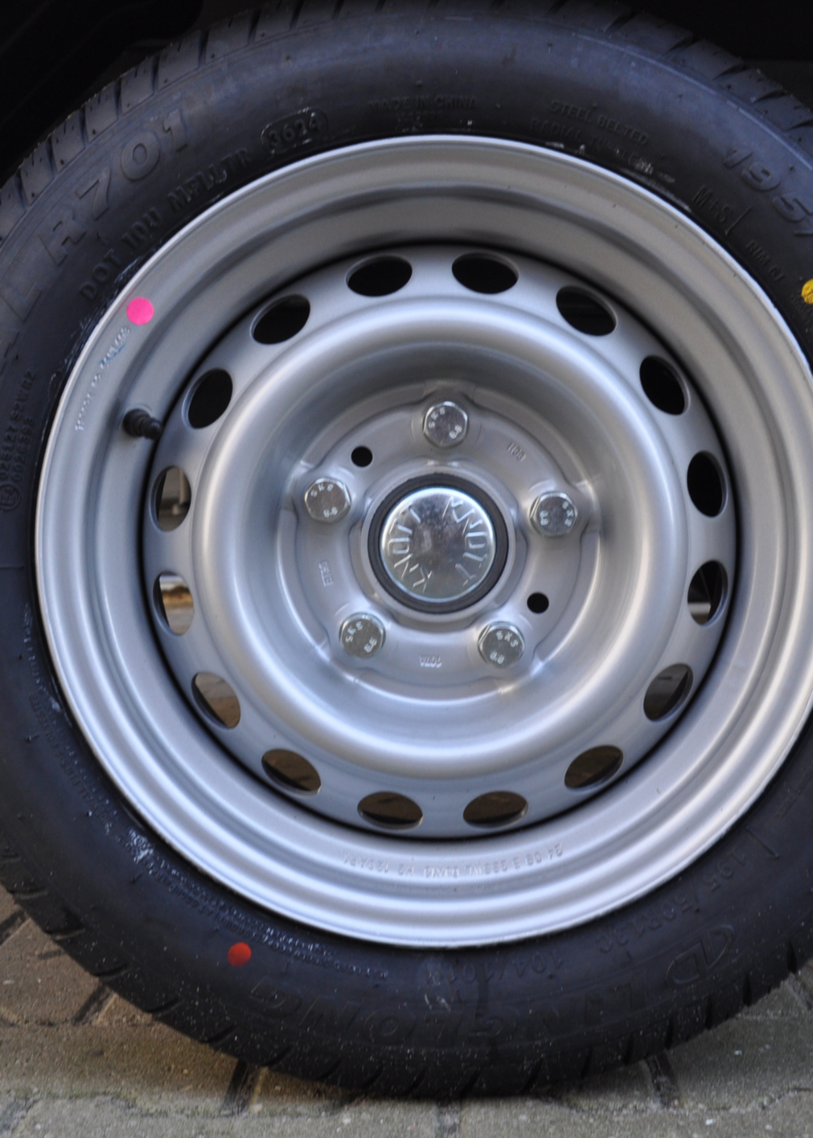 Kenda Compleet wiel 195/50 R13C  +  velg -  steek 5x112 - 900 kg - 67 mm naafdiameter