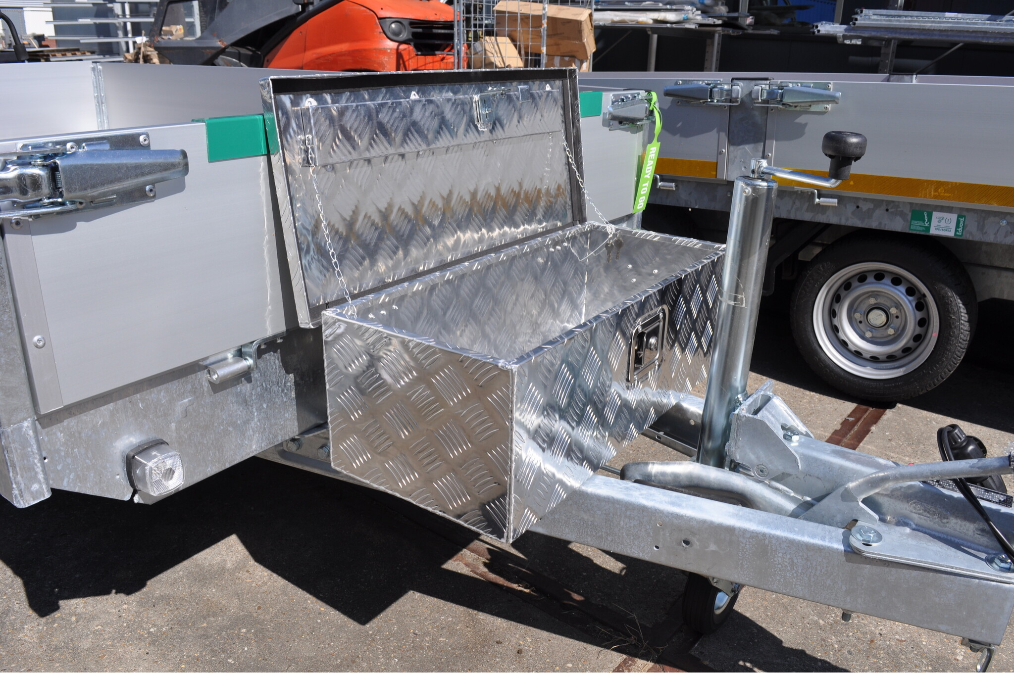 Traanplaat aluminium disselkist/gereedschapkist/disselbak 765x330x245 mm - inbouwslot