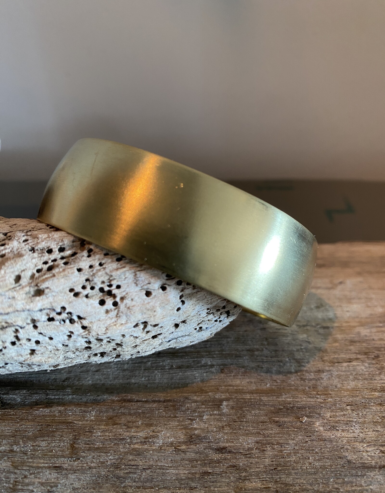 MIEQ Messing armband rond gesmeed 19 cm breed