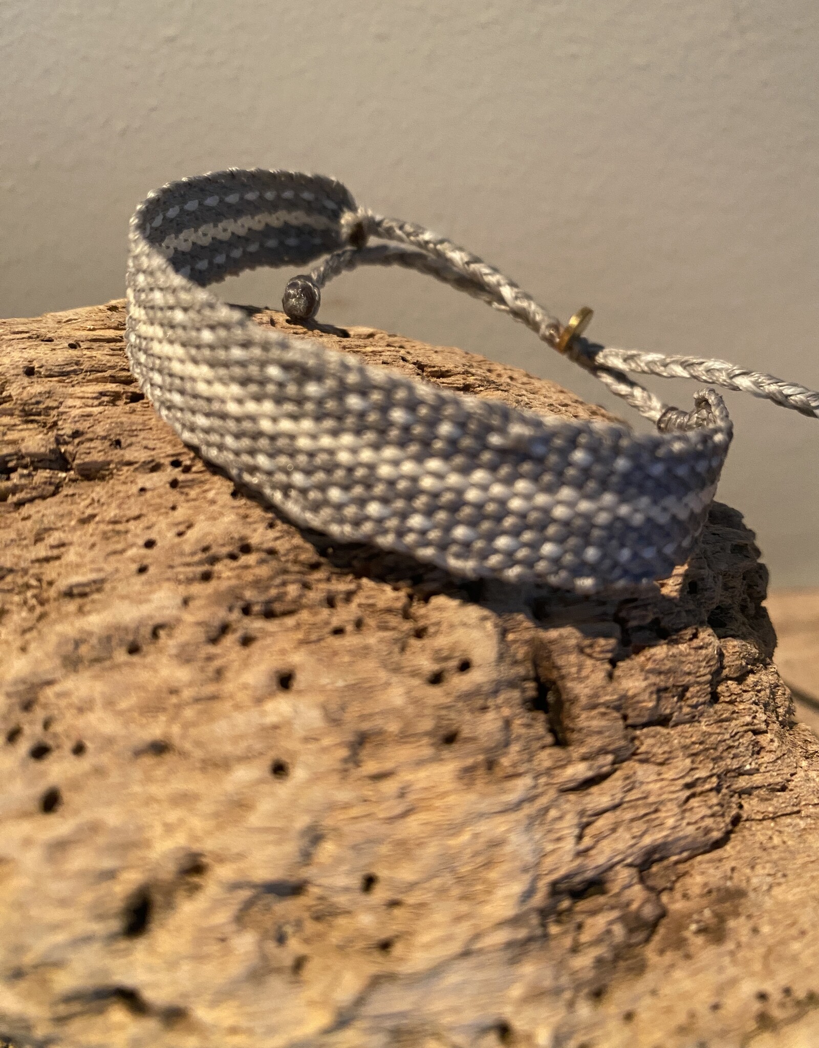 MIEQ Modest Armband