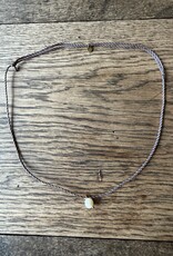 MIEQ Kort kettinkje parel met blauw/goud draad