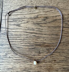 MIEQ Kort kettinkje parel met blauw/goud draad