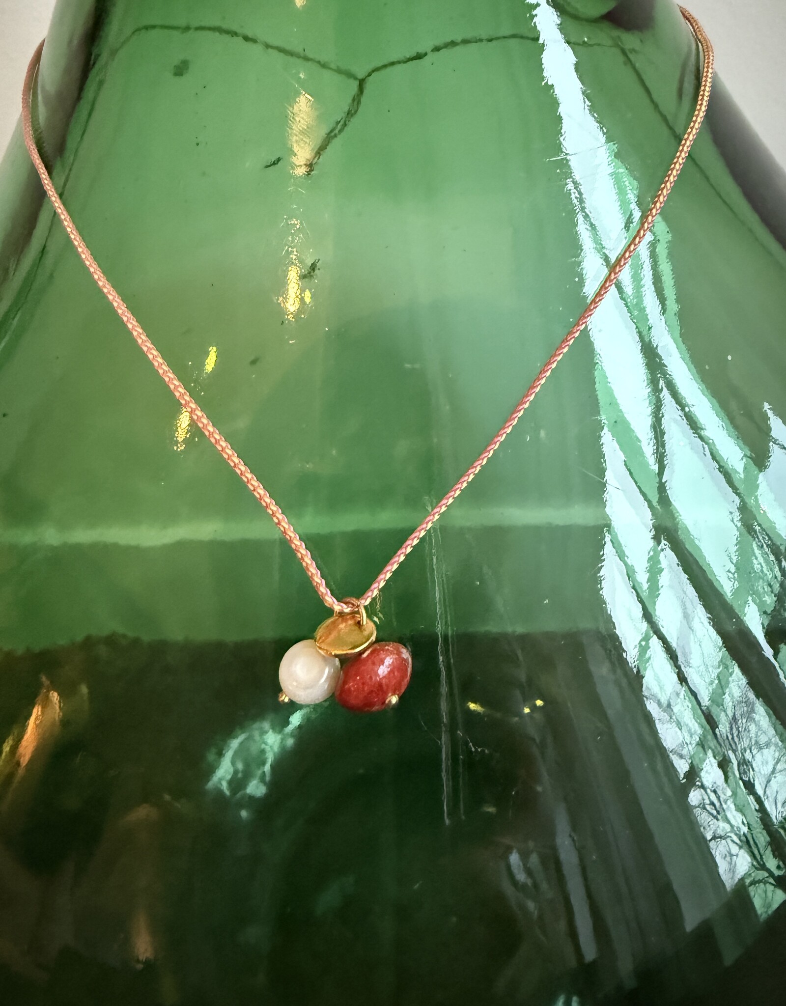 MIEQ Ketting Parel met rode kraal