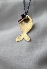 MIEQ ketting vis aan blauw draad met parels