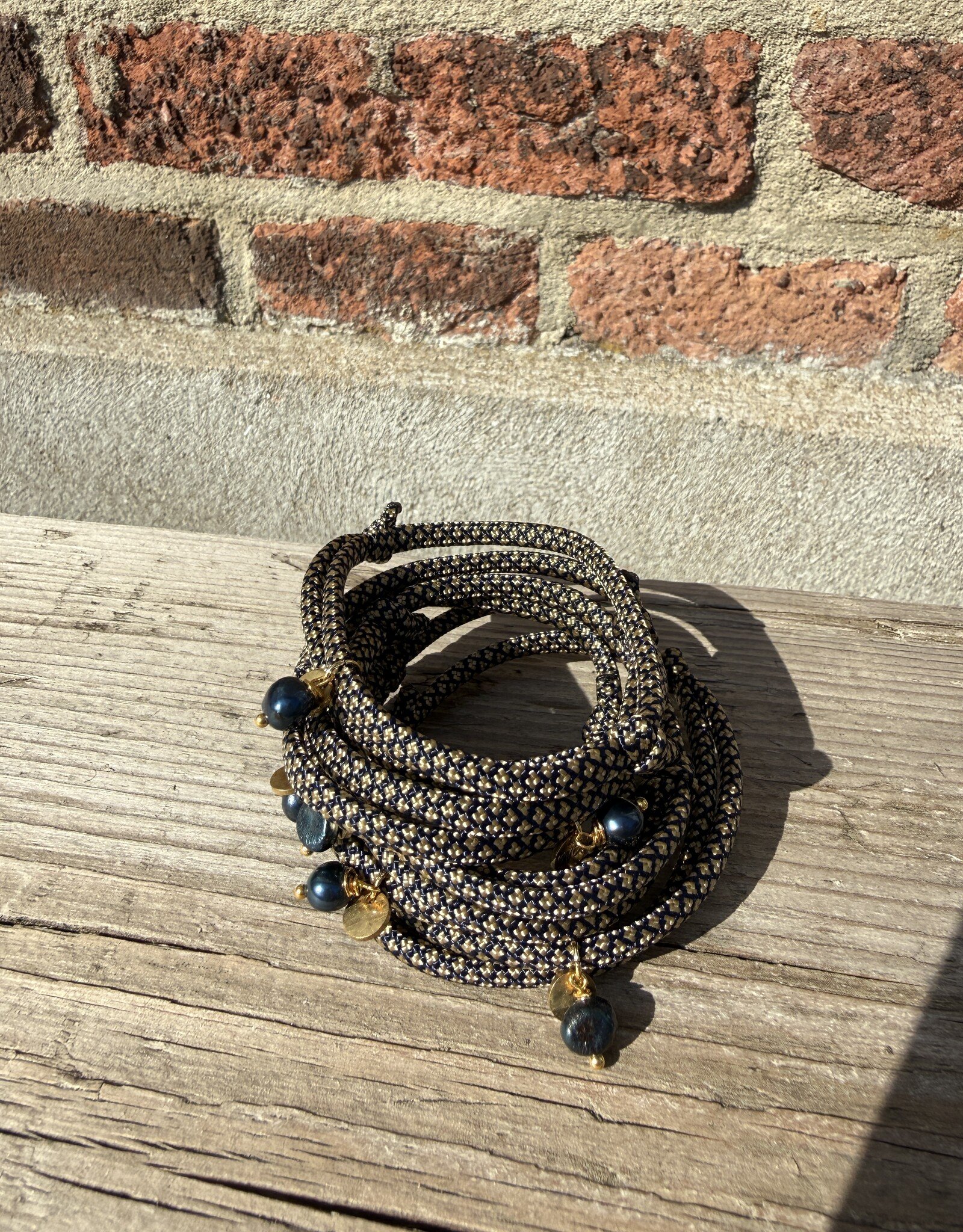 MIEQ Met blauwe parel