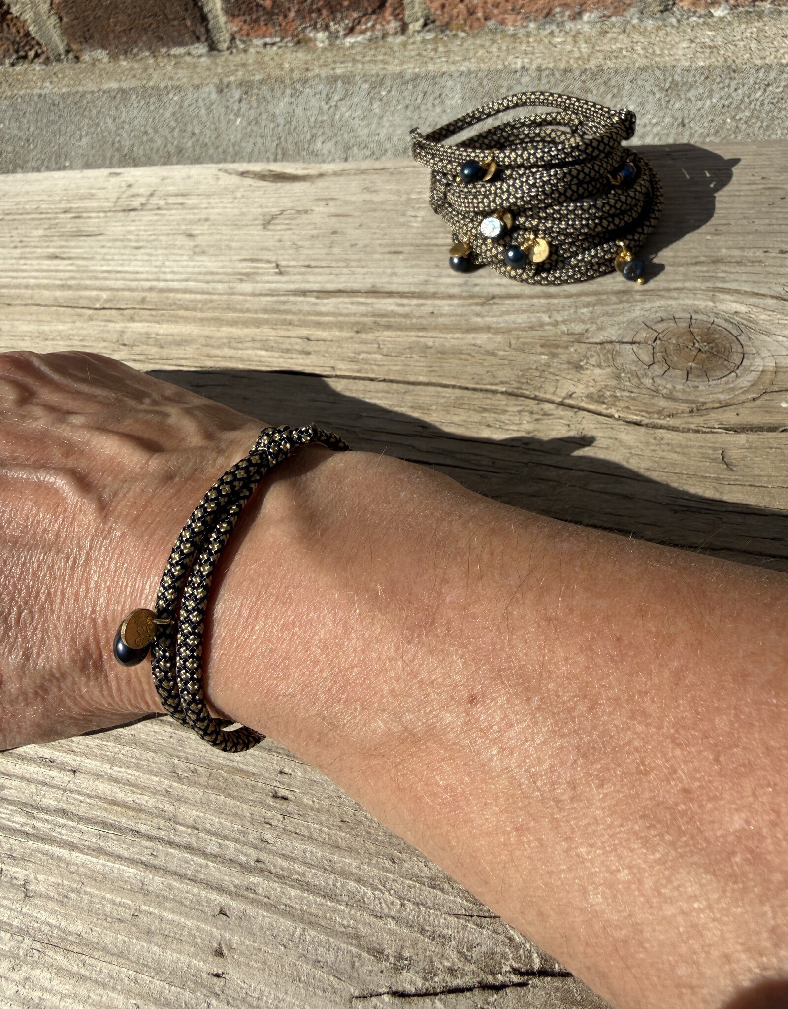 MIEQ Met blauwe parel