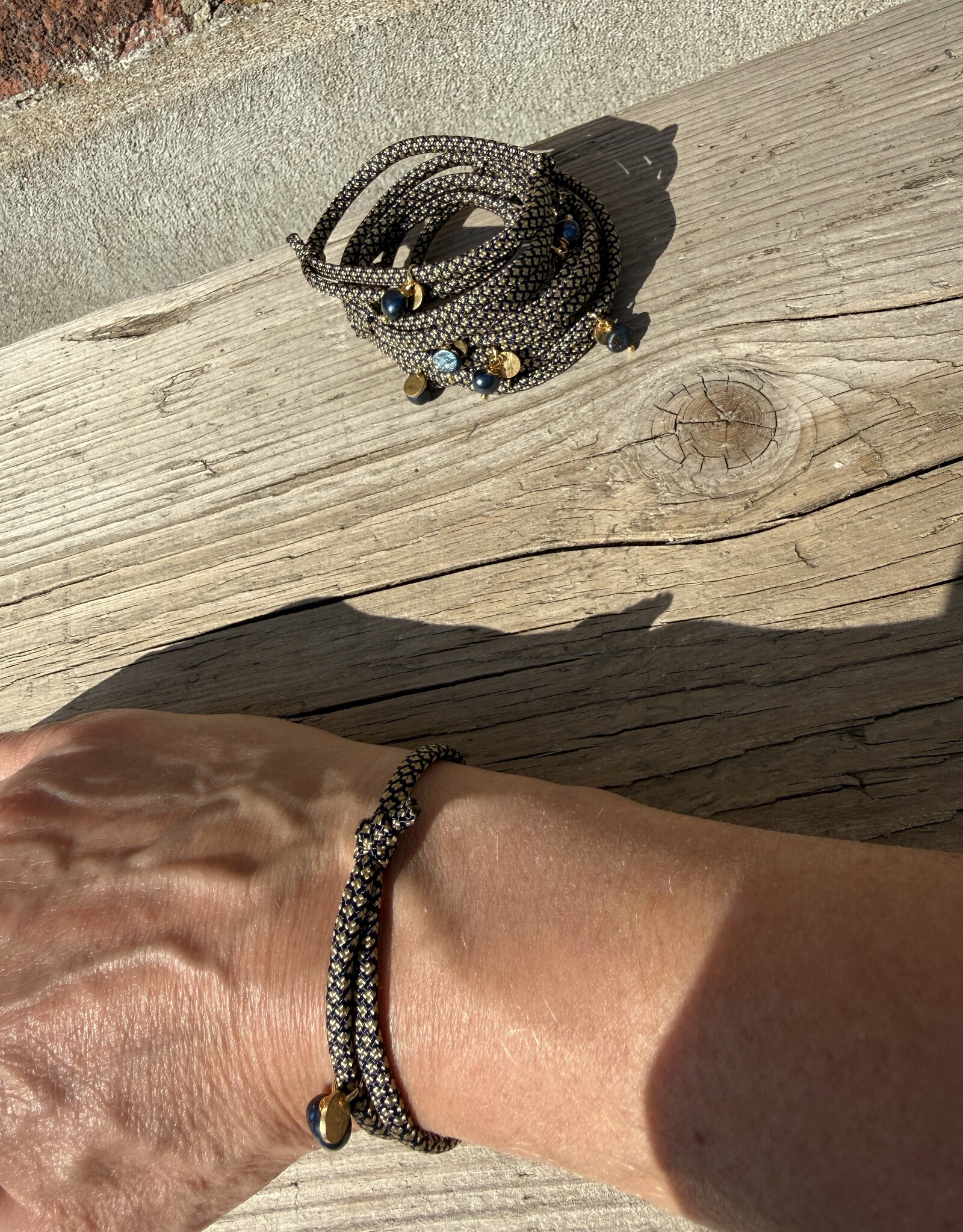 MIEQ Met blauwe parel