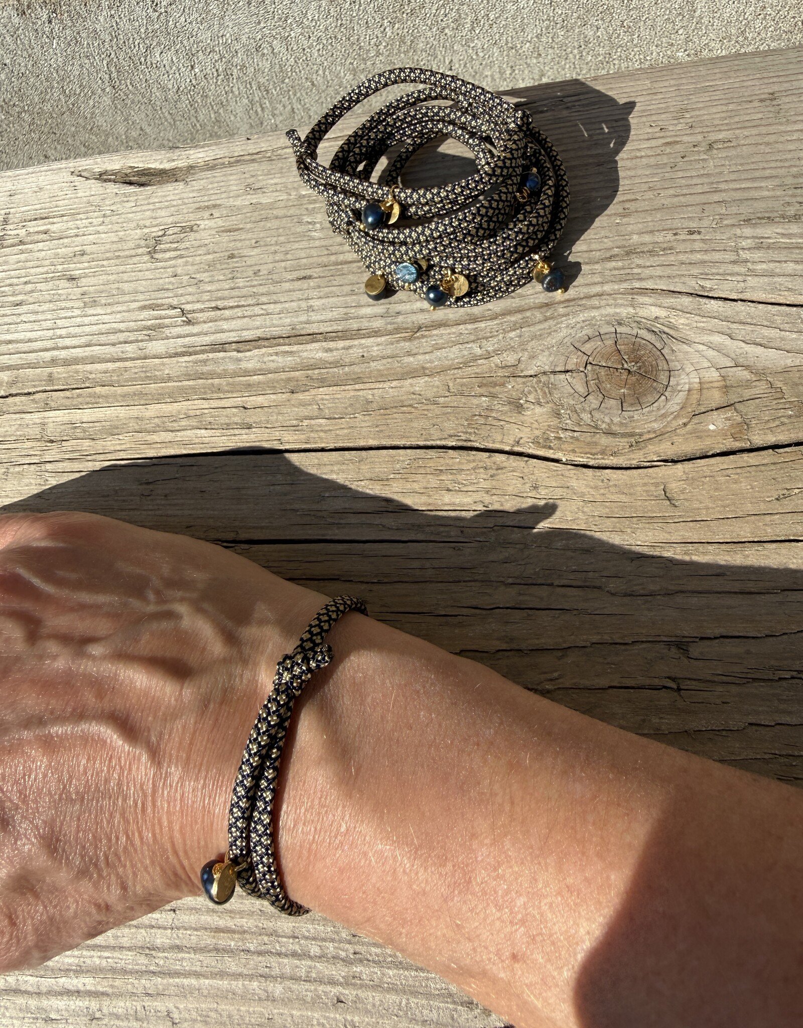 MIEQ Met blauwe parel