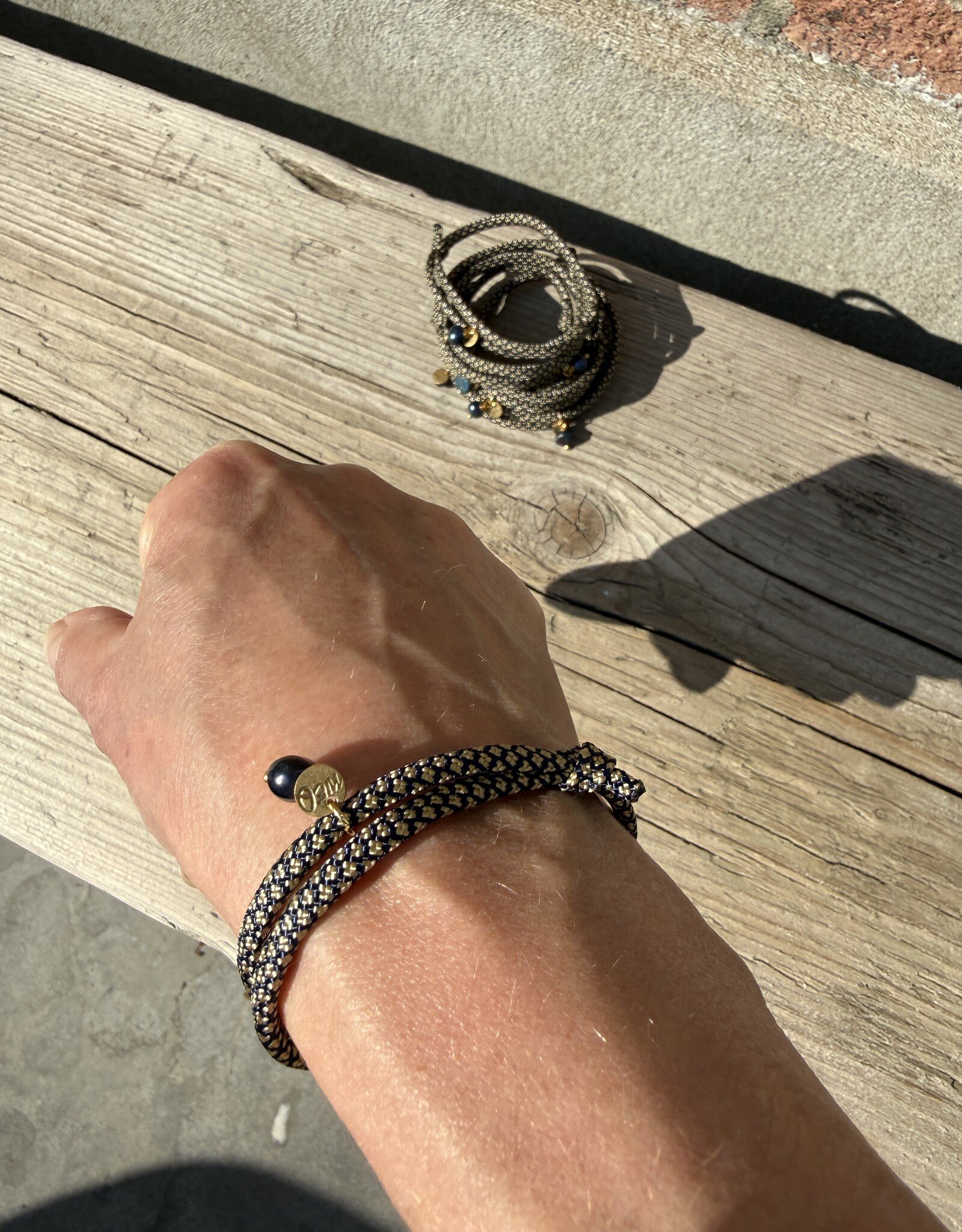 MIEQ Met blauwe parel