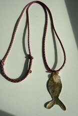 MIEQ Ketting vis aan rood/roze draad