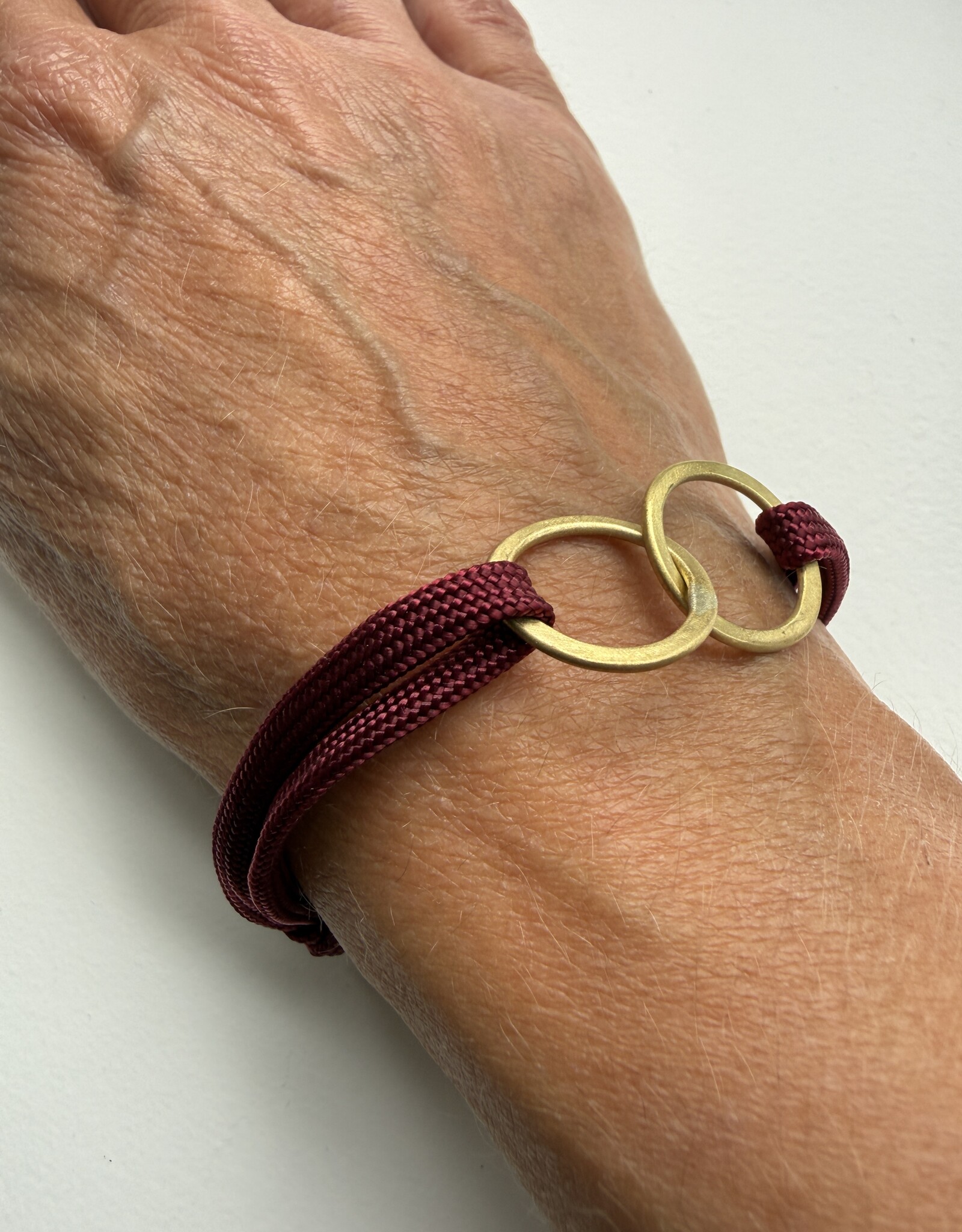 MIEQ Infinity bracelet pomegranate
