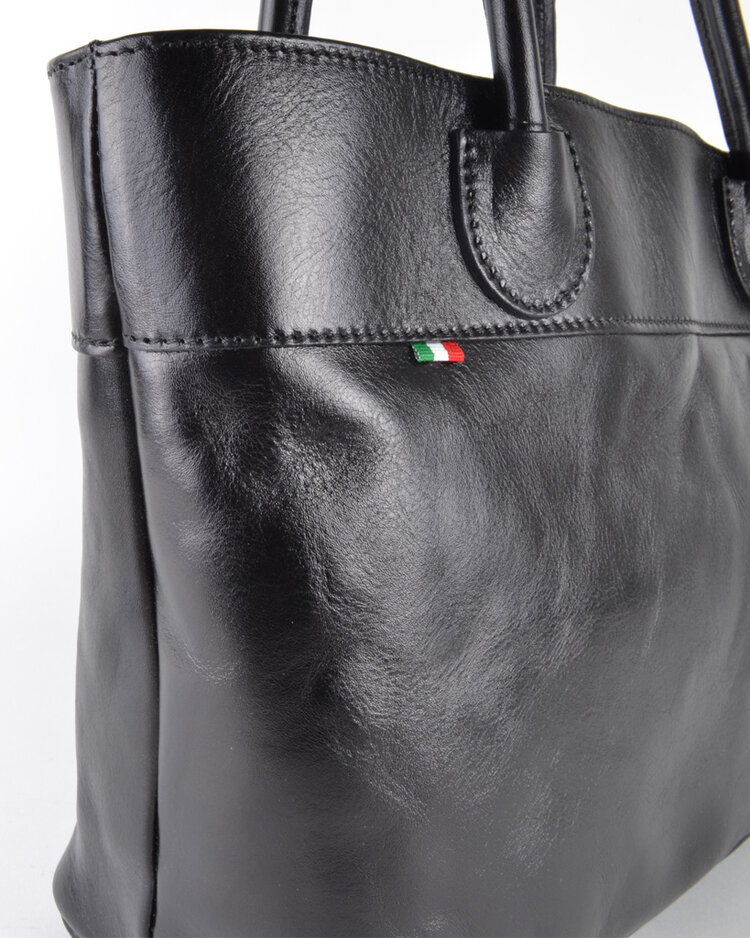 Leather handbag