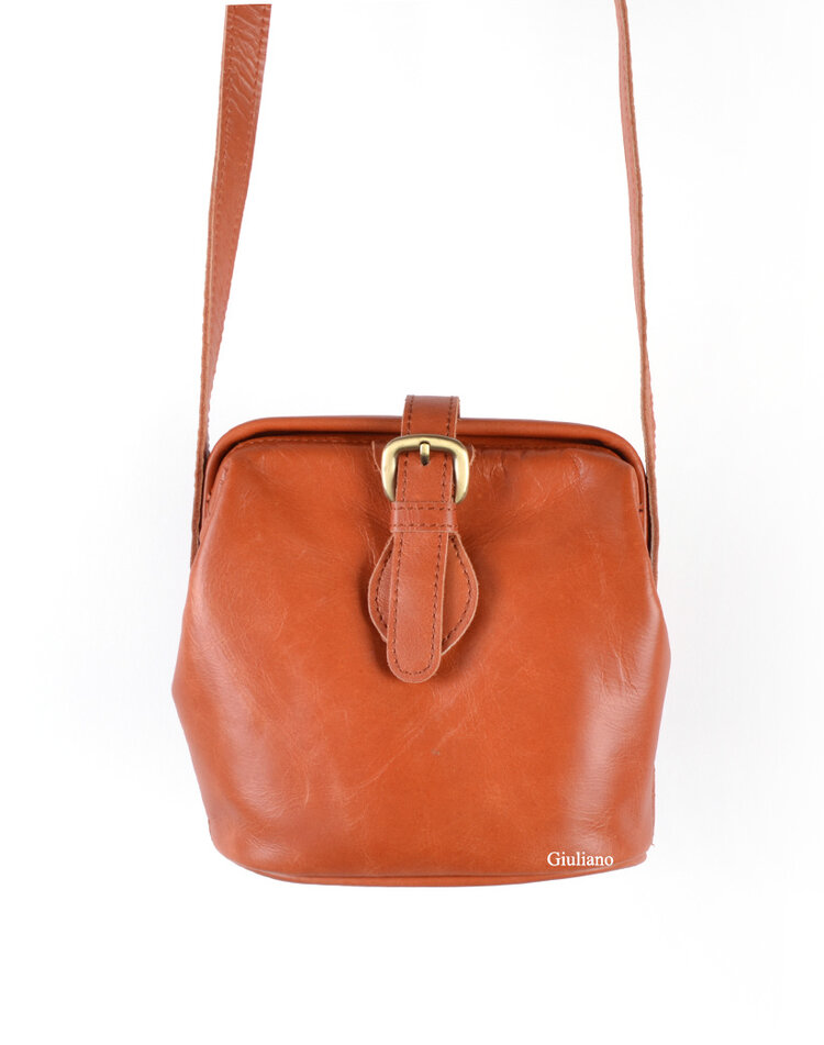 Leather shoulderbag  |  Buckle
