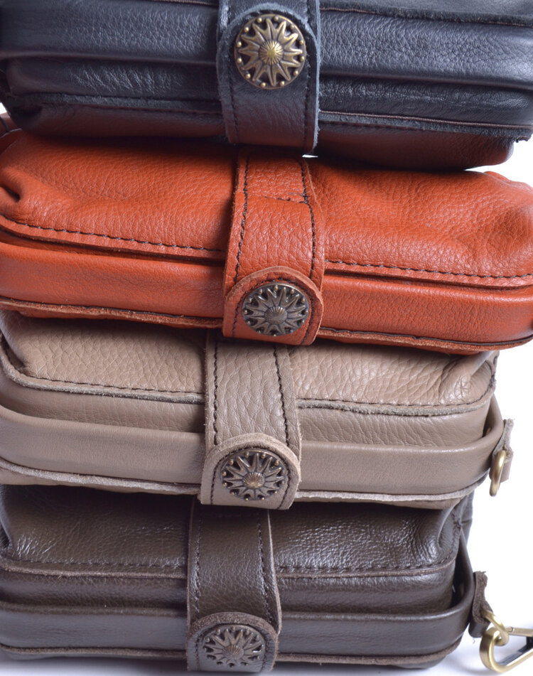 Kleine Leder-Schultertasche/ Clutch